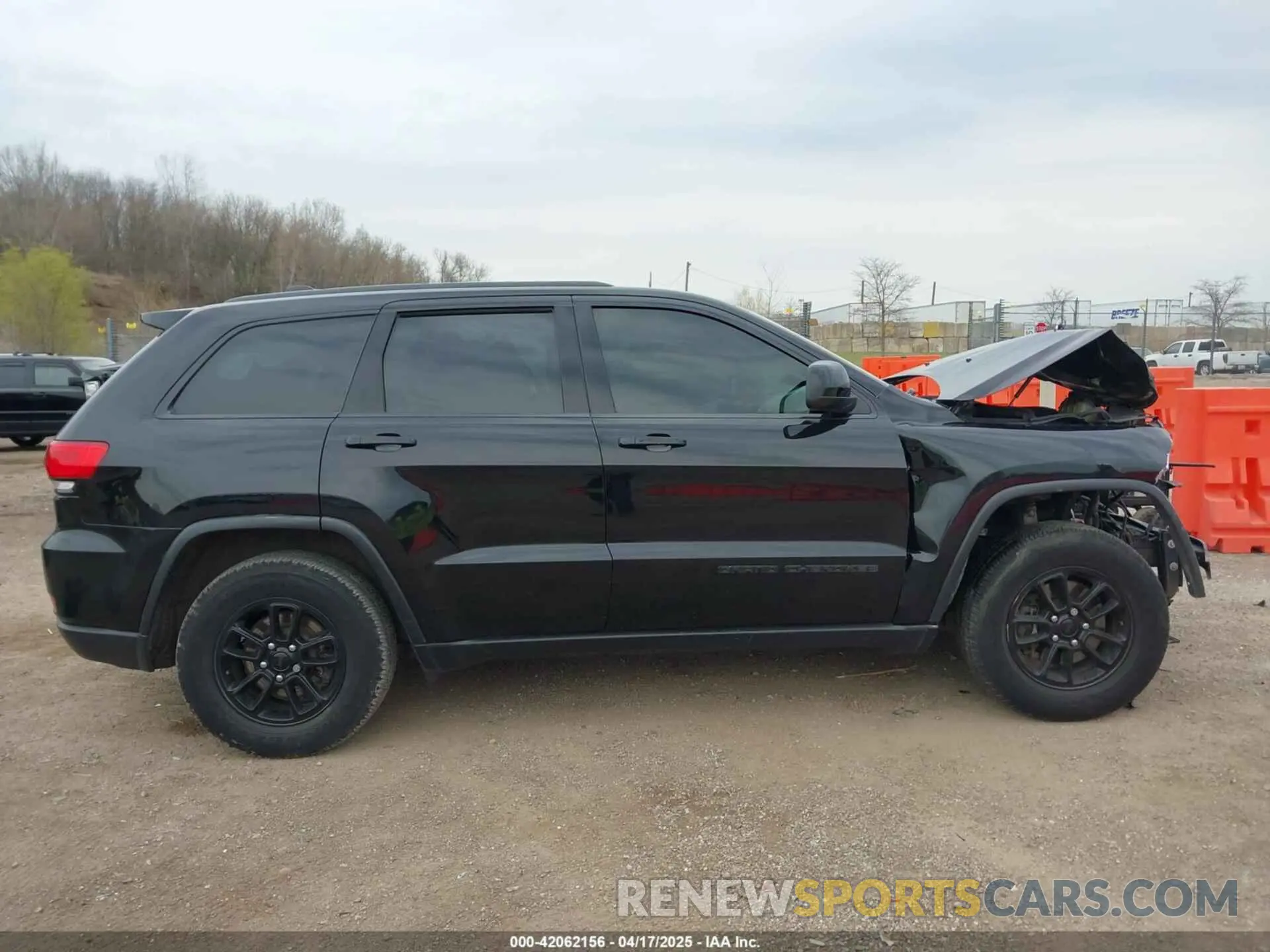 14 Photograph of a damaged car 1C4RJFAG1KC527291 JEEP GRAND CHEROKEE 2019