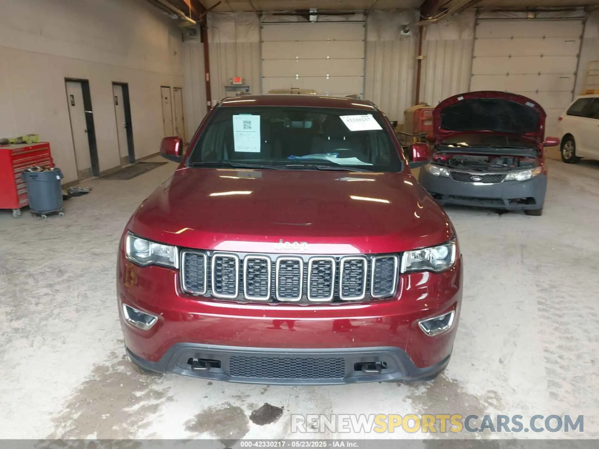 12 Photograph of a damaged car 1C4RJFAG1KC558539 JEEP GRAND CHEROKEE 2019