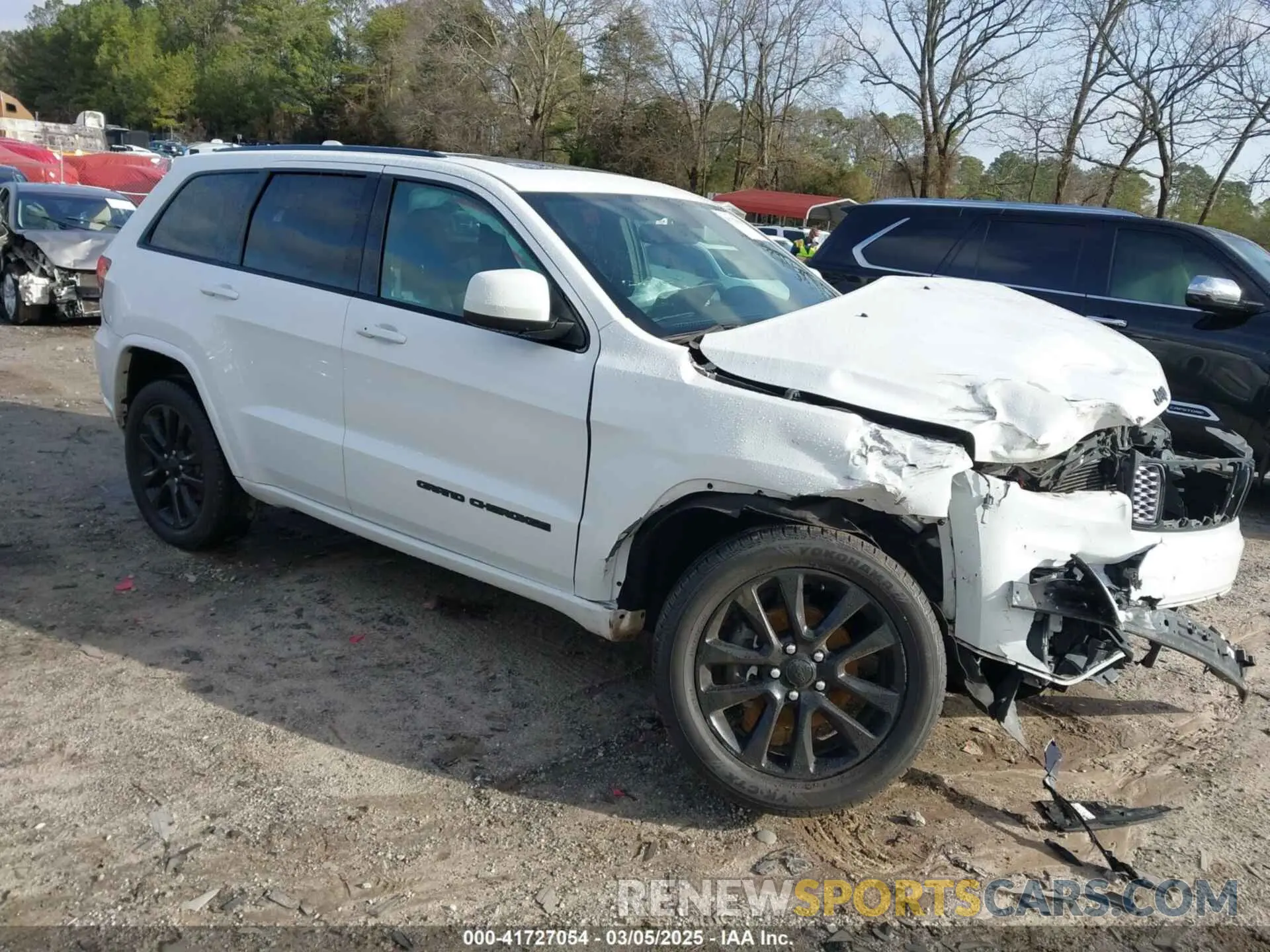 1 Photograph of a damaged car 1C4RJFAG1KC565684 JEEP GRAND CHEROKEE 2019