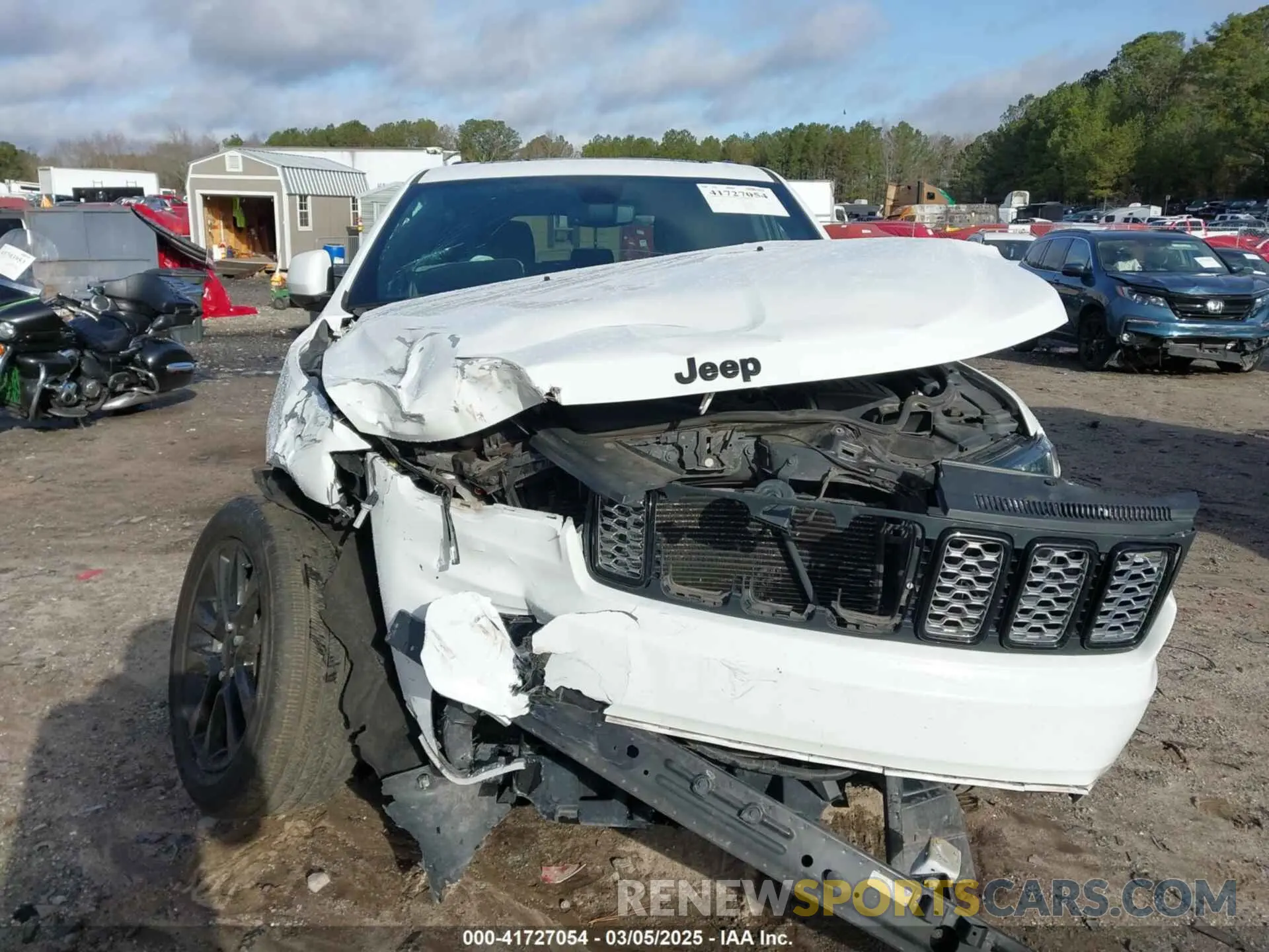 12 Photograph of a damaged car 1C4RJFAG1KC565684 JEEP GRAND CHEROKEE 2019