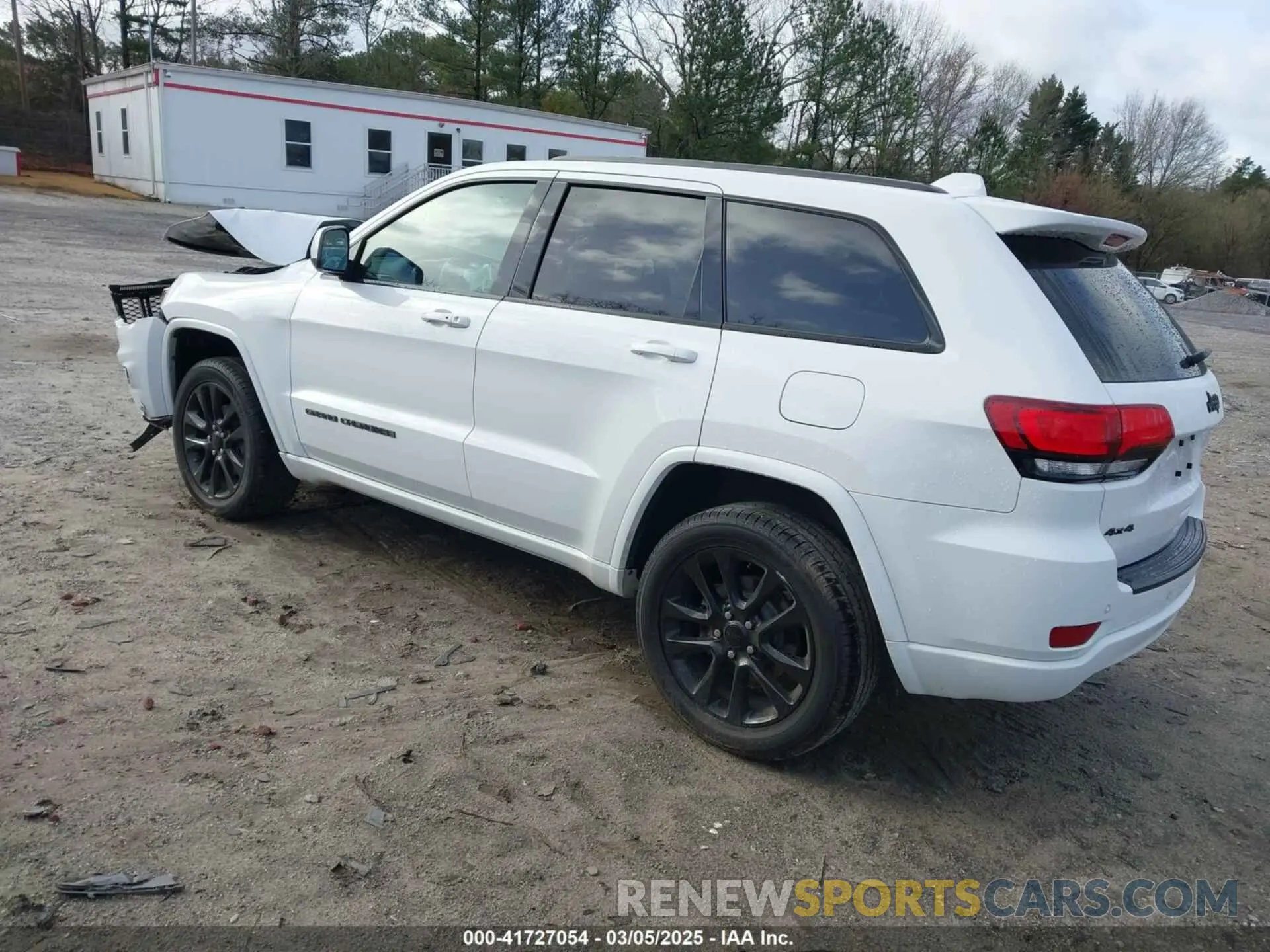 3 Photograph of a damaged car 1C4RJFAG1KC565684 JEEP GRAND CHEROKEE 2019