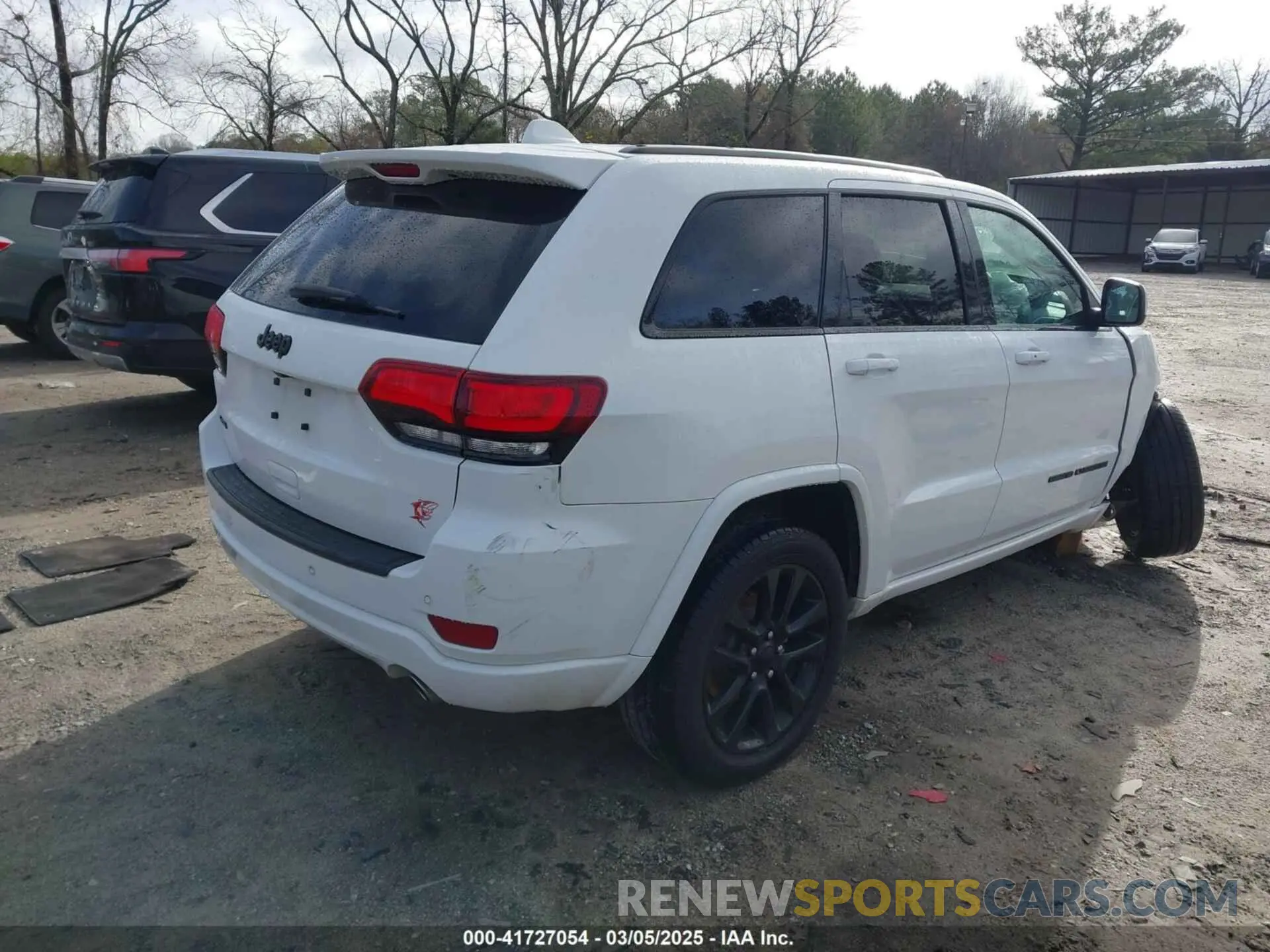 4 Photograph of a damaged car 1C4RJFAG1KC565684 JEEP GRAND CHEROKEE 2019