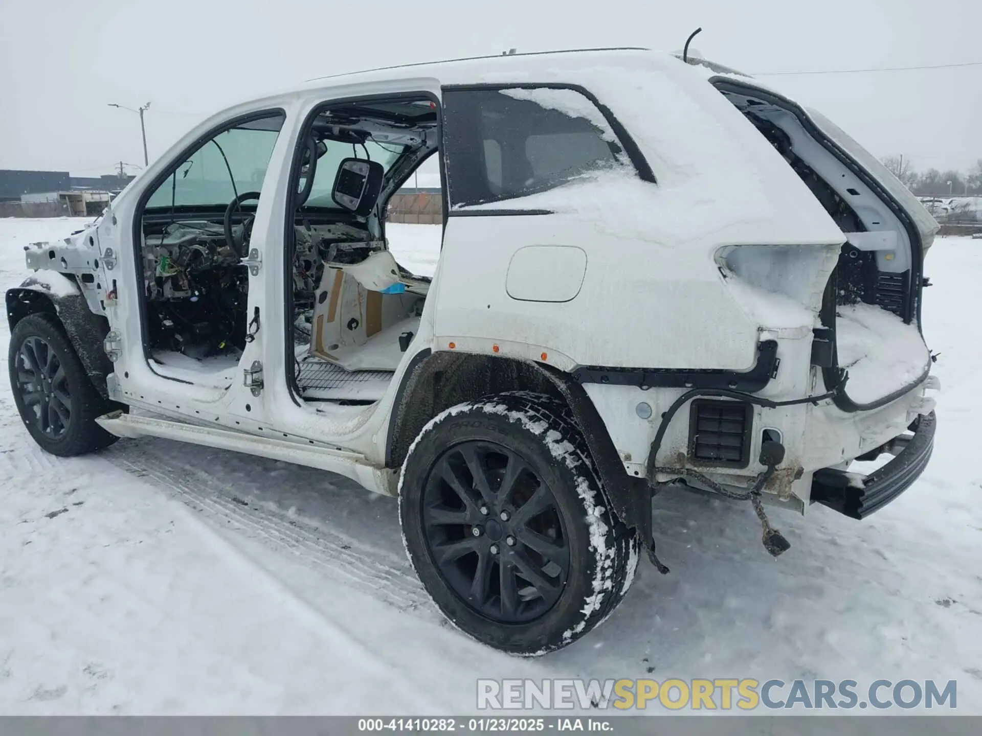 3 Photograph of a damaged car 1C4RJFAG1KC567791 JEEP GRAND CHEROKEE 2019