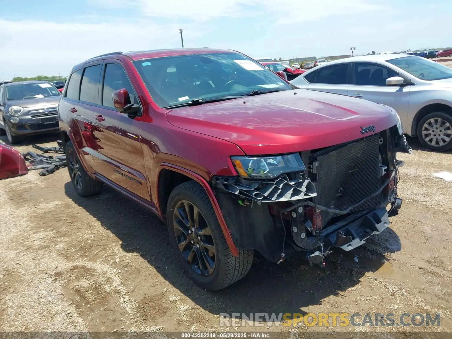 1 Photograph of a damaged car 1C4RJFAG1KC619257 JEEP GRAND CHEROKEE 2019