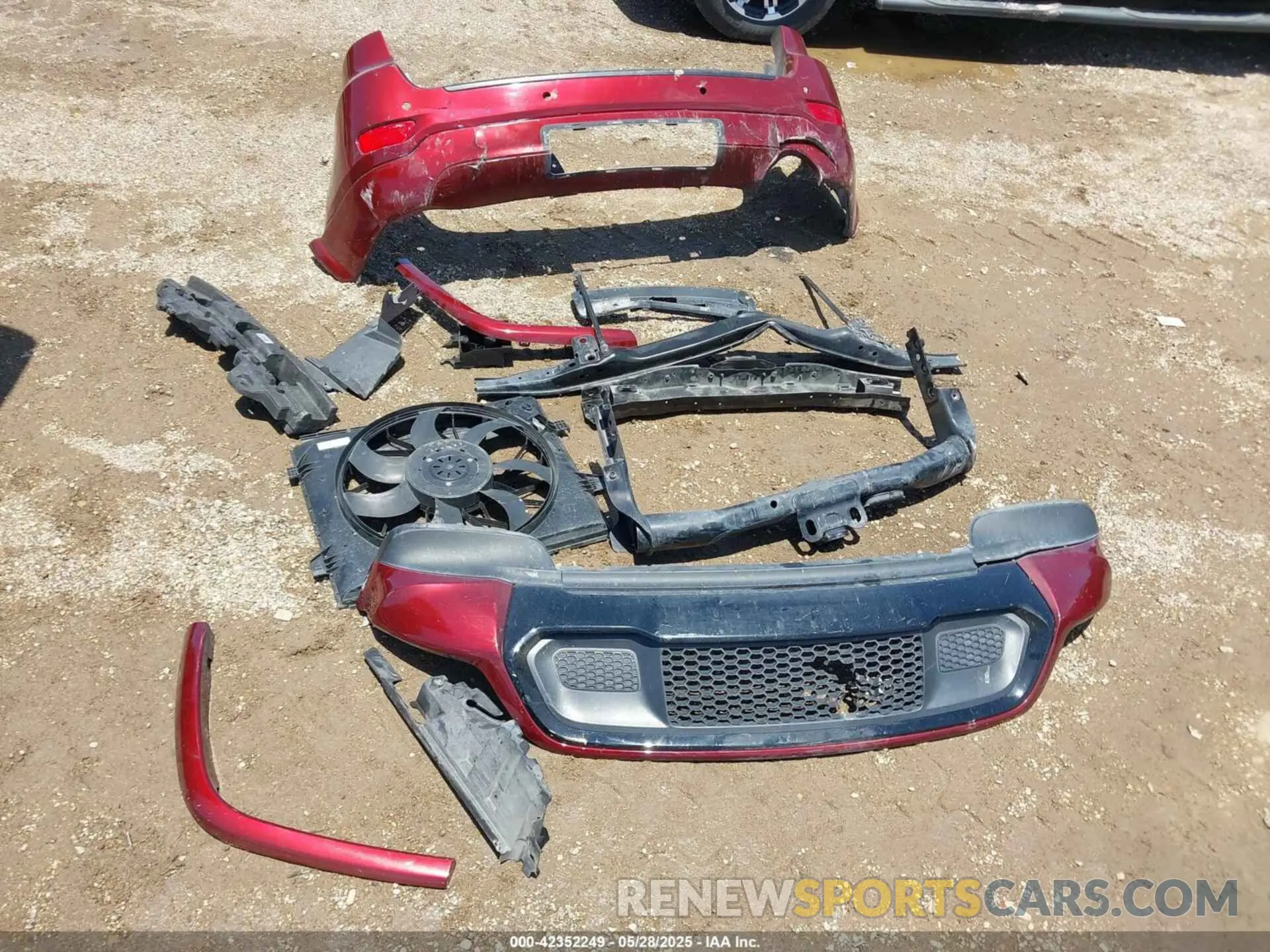 12 Photograph of a damaged car 1C4RJFAG1KC619257 JEEP GRAND CHEROKEE 2019