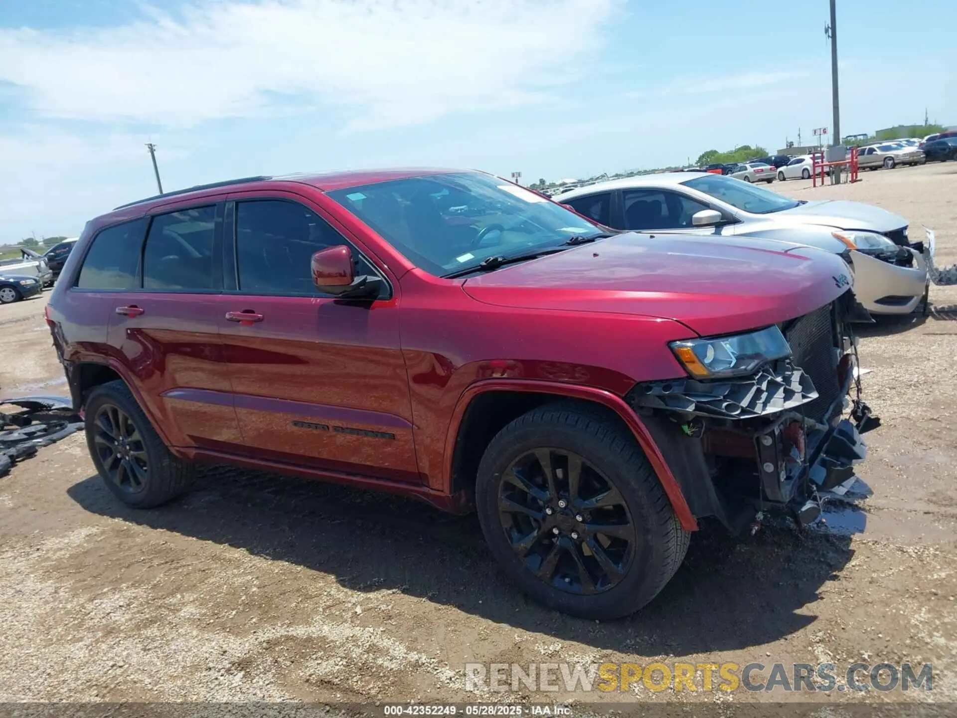 14 Photograph of a damaged car 1C4RJFAG1KC619257 JEEP GRAND CHEROKEE 2019