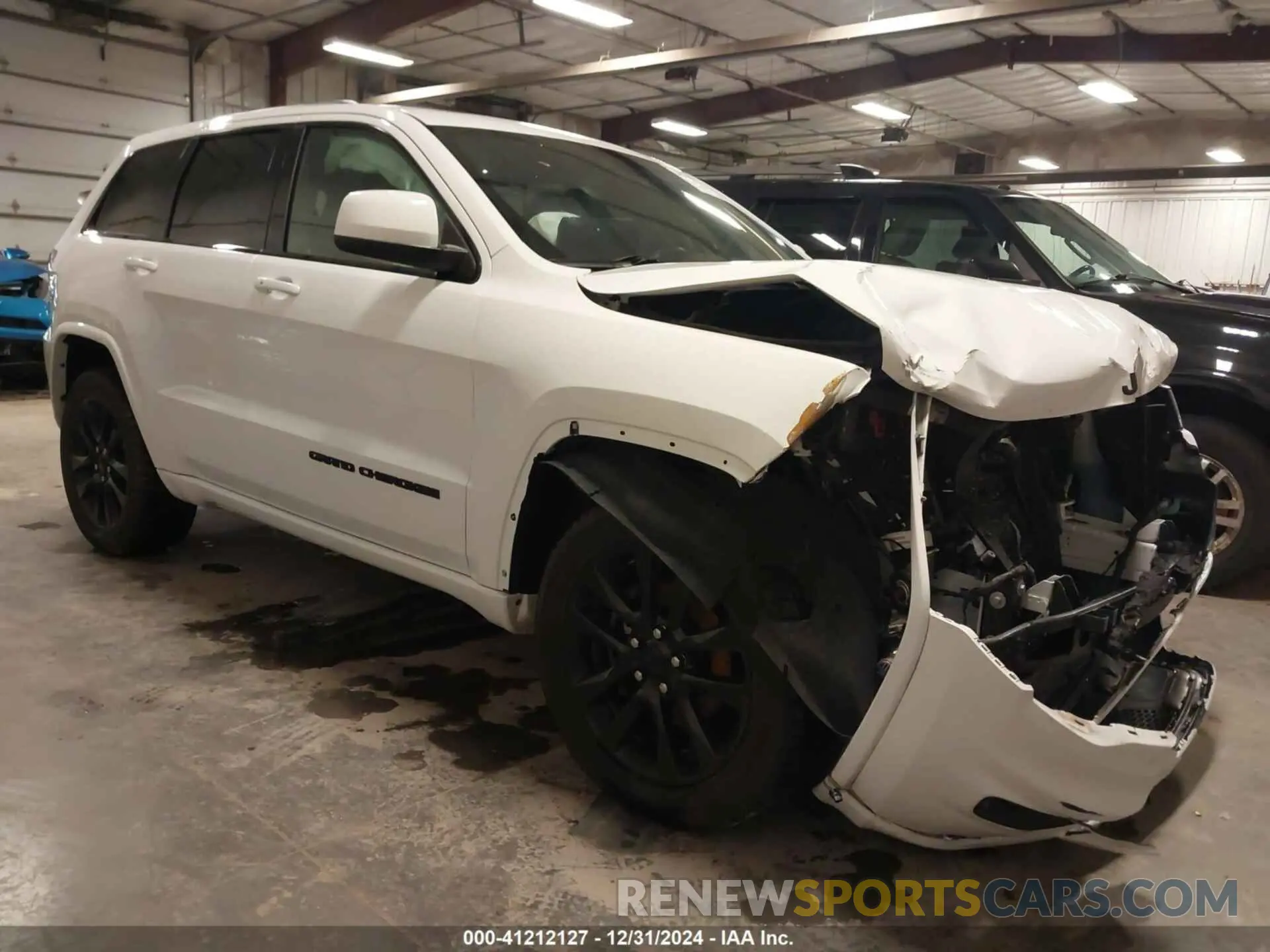 1 Photograph of a damaged car 1C4RJFAG1KC694590 JEEP GRAND CHEROKEE 2019