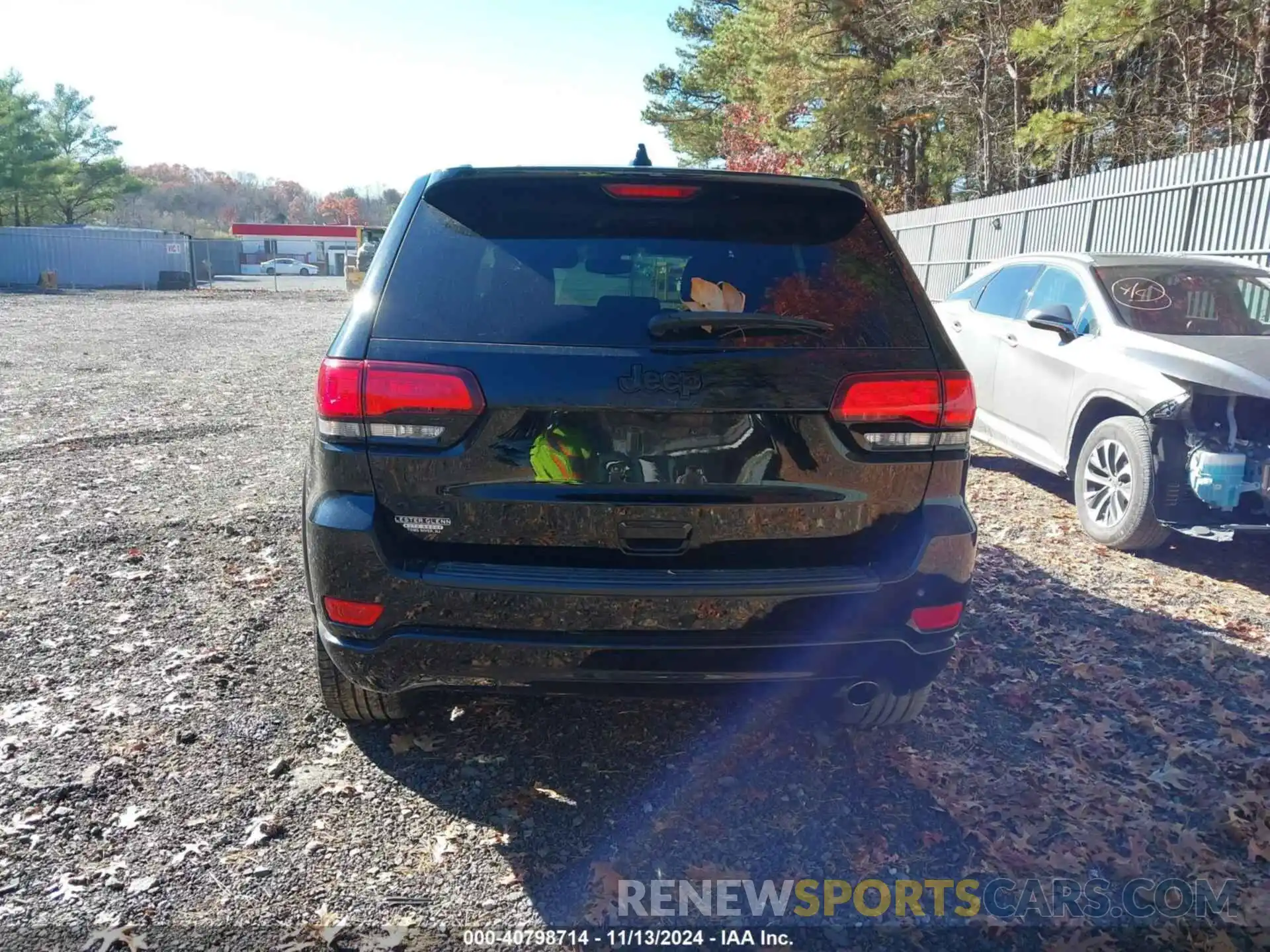 16 Photograph of a damaged car 1C4RJFAG1KC791224 JEEP GRAND CHEROKEE 2019