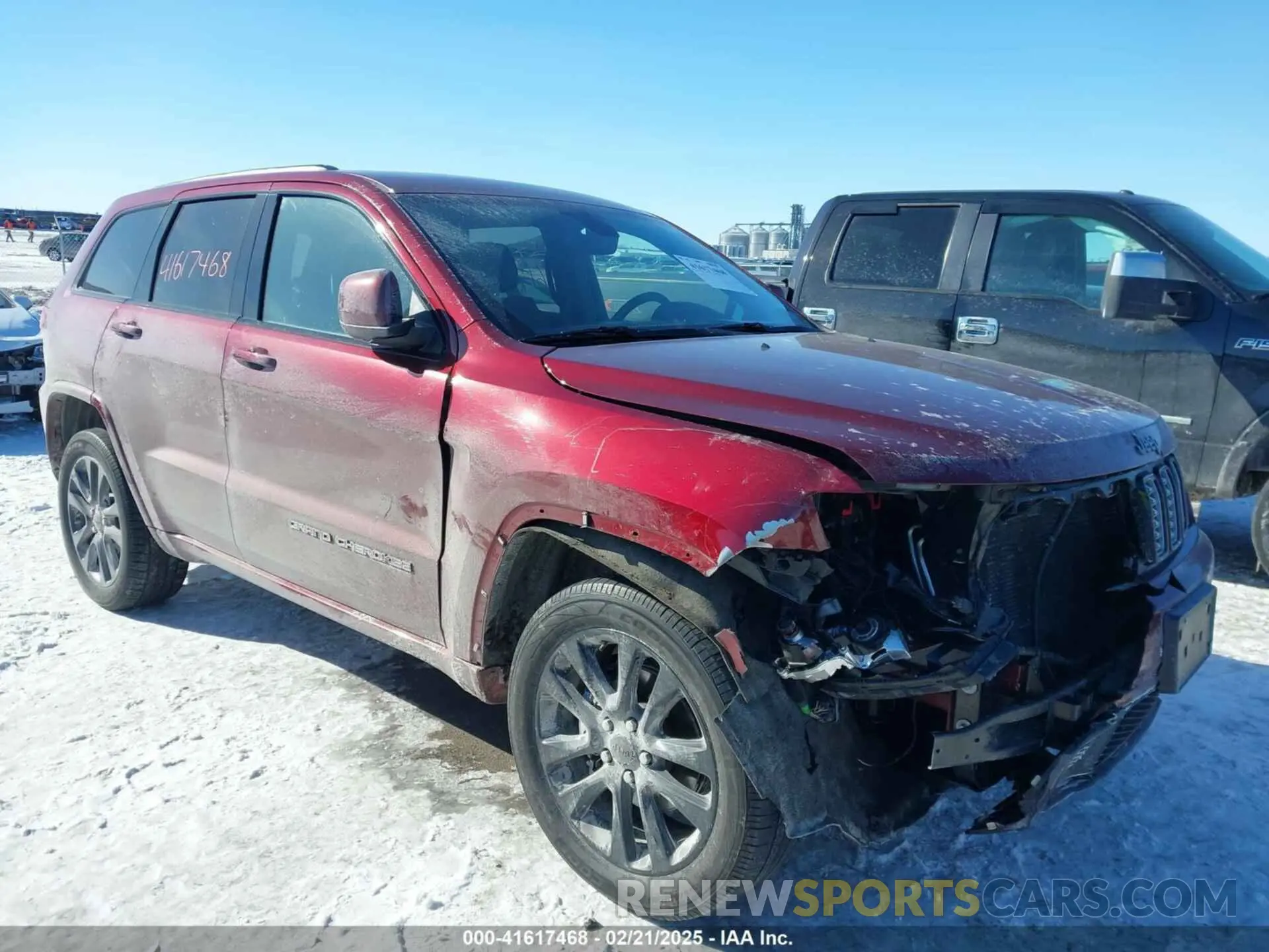 1 Photograph of a damaged car 1C4RJFAG1KC802450 JEEP GRAND CHEROKEE 2019