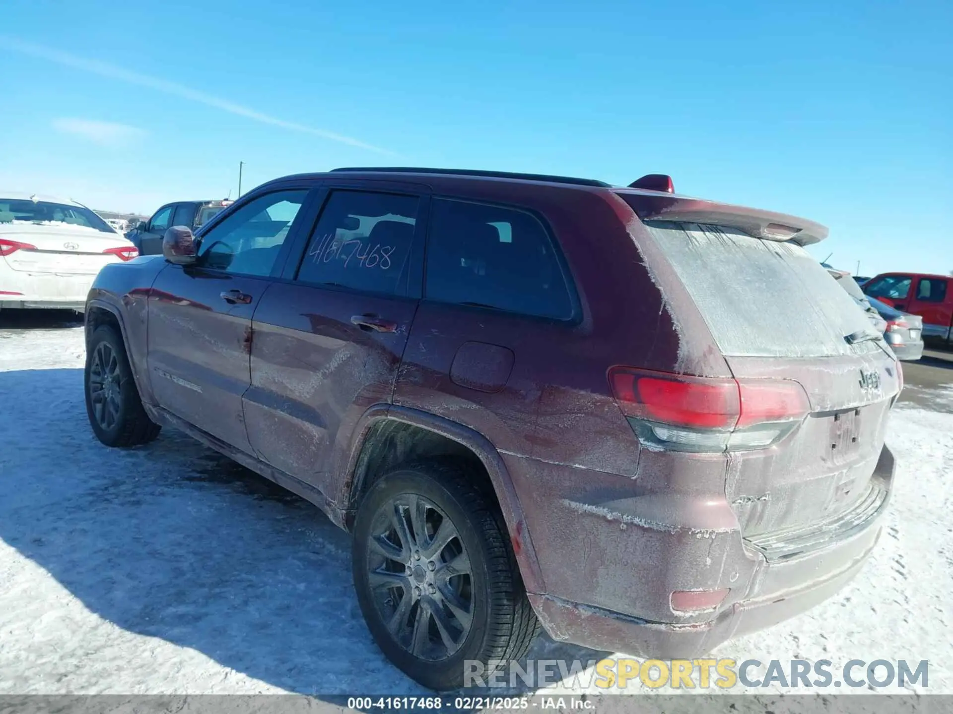 3 Photograph of a damaged car 1C4RJFAG1KC802450 JEEP GRAND CHEROKEE 2019
