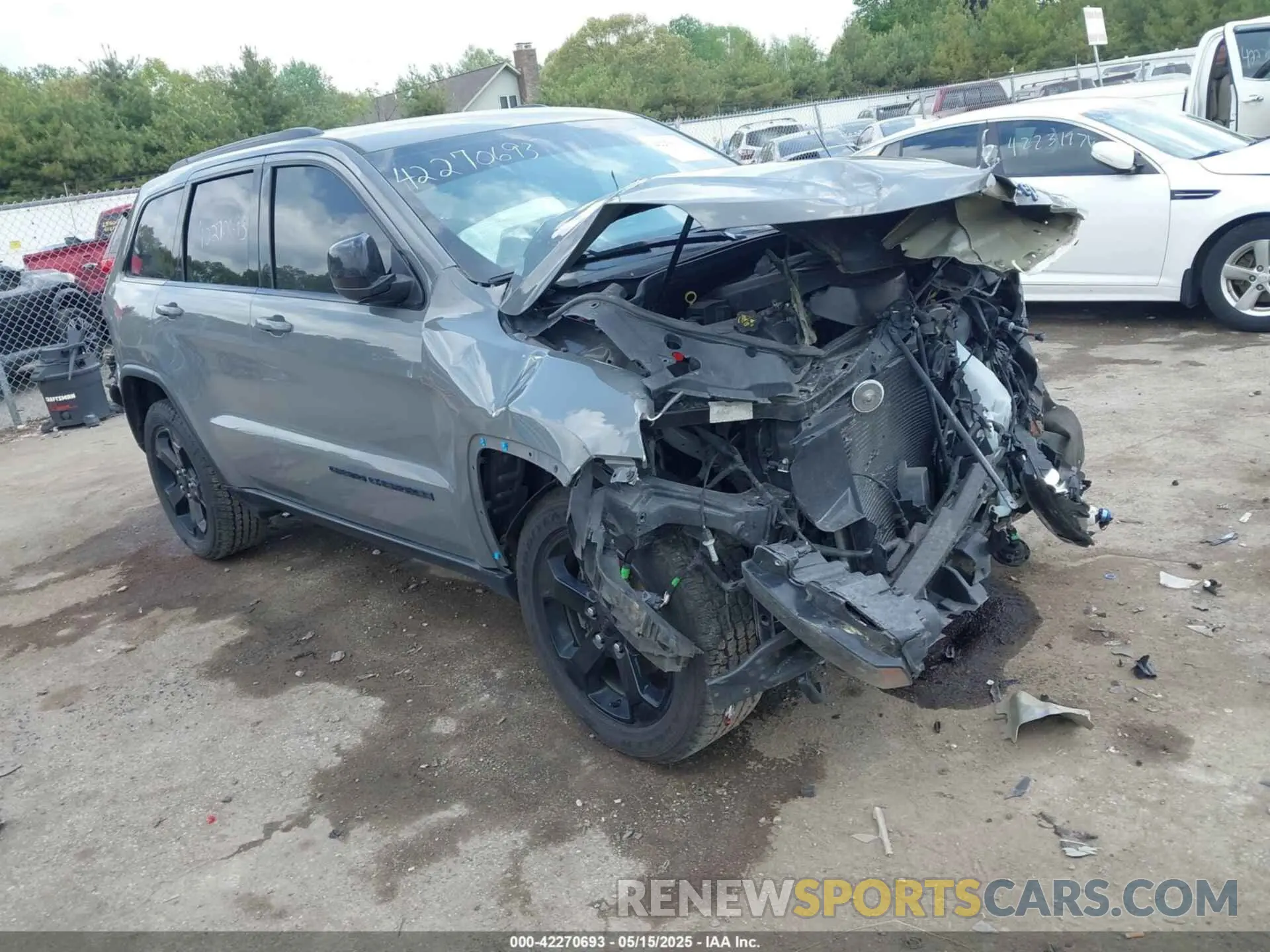 1 Photograph of a damaged car 1C4RJFAG1KC829700 JEEP GRAND CHEROKEE 2019