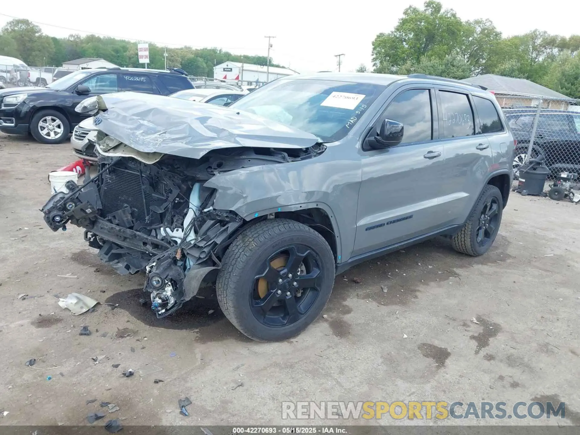 2 Photograph of a damaged car 1C4RJFAG1KC829700 JEEP GRAND CHEROKEE 2019
