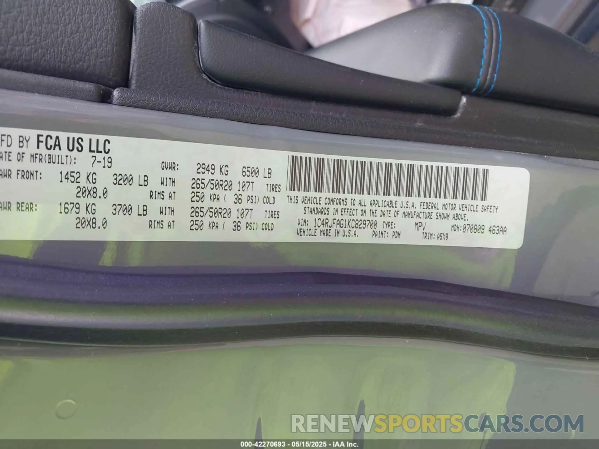9 Photograph of a damaged car 1C4RJFAG1KC829700 JEEP GRAND CHEROKEE 2019