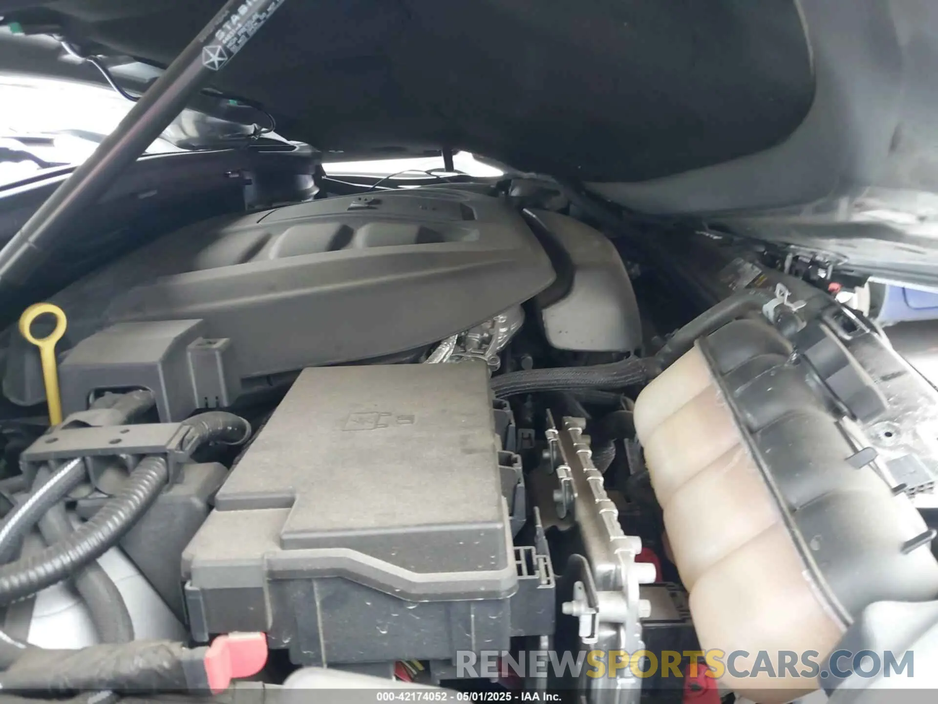 10 Photograph of a damaged car 1C4RJFAG1KC842639 JEEP GRAND CHEROKEE 2019