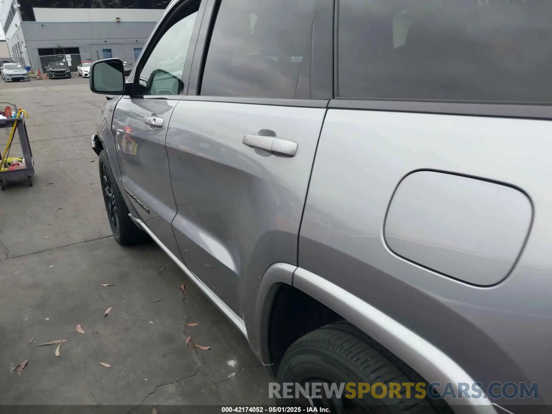 15 Photograph of a damaged car 1C4RJFAG1KC842639 JEEP GRAND CHEROKEE 2019