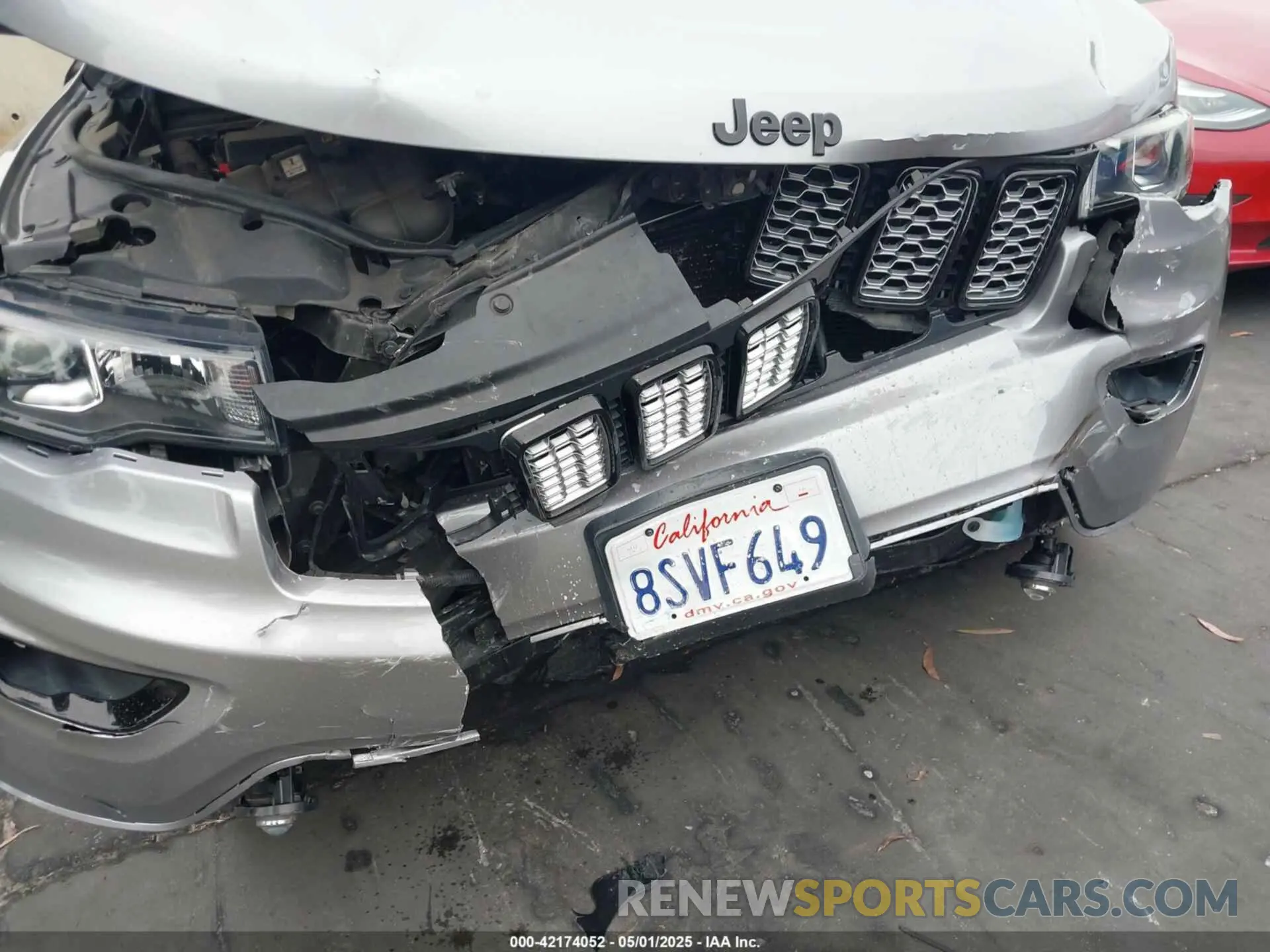20 Photograph of a damaged car 1C4RJFAG1KC842639 JEEP GRAND CHEROKEE 2019