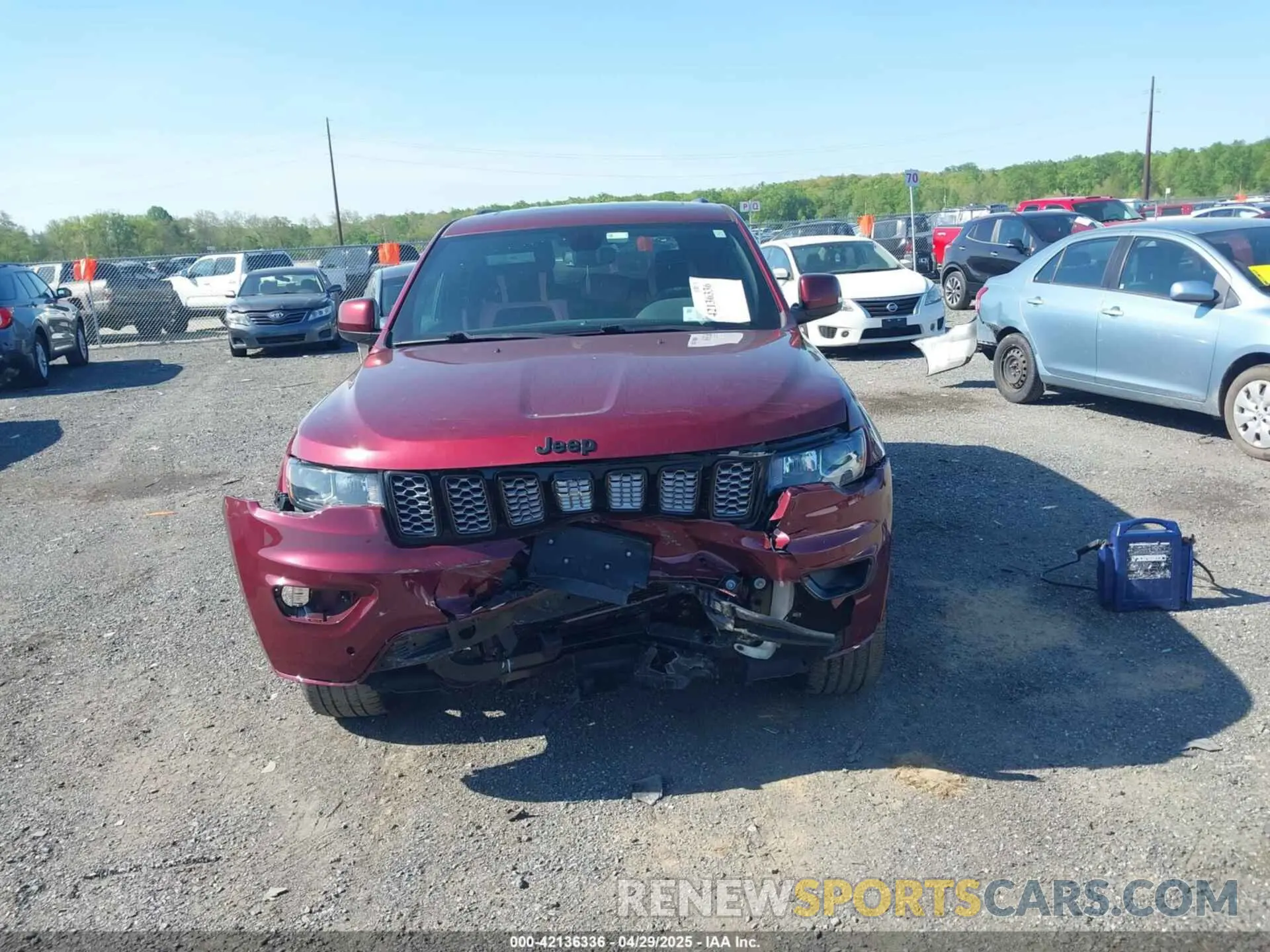 12 Photograph of a damaged car 1C4RJFAG2KC607036 JEEP GRAND CHEROKEE 2019