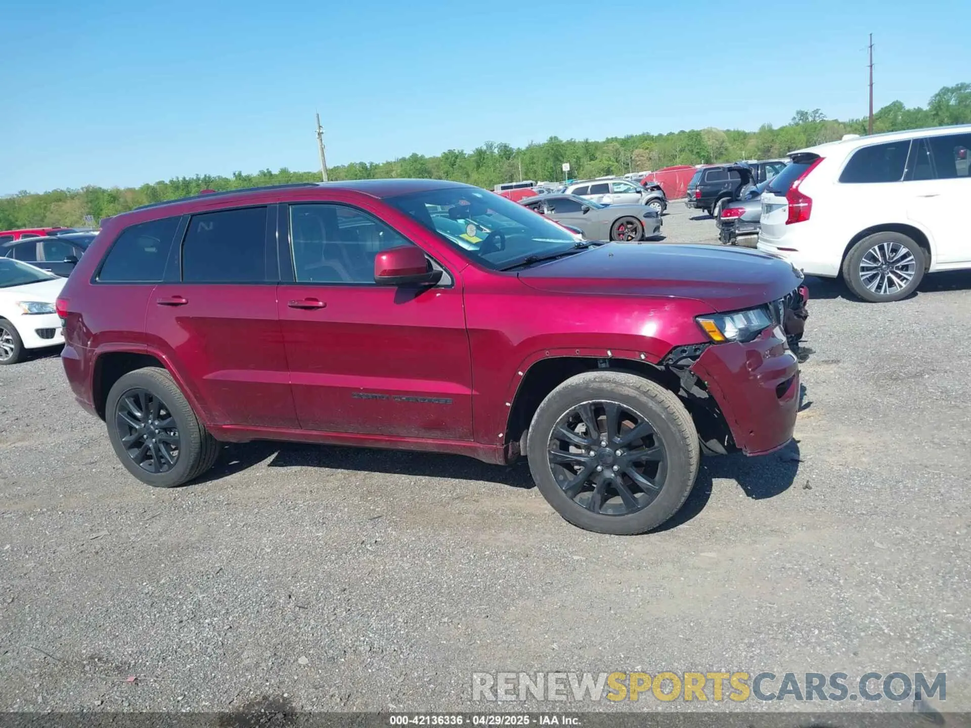 13 Photograph of a damaged car 1C4RJFAG2KC607036 JEEP GRAND CHEROKEE 2019