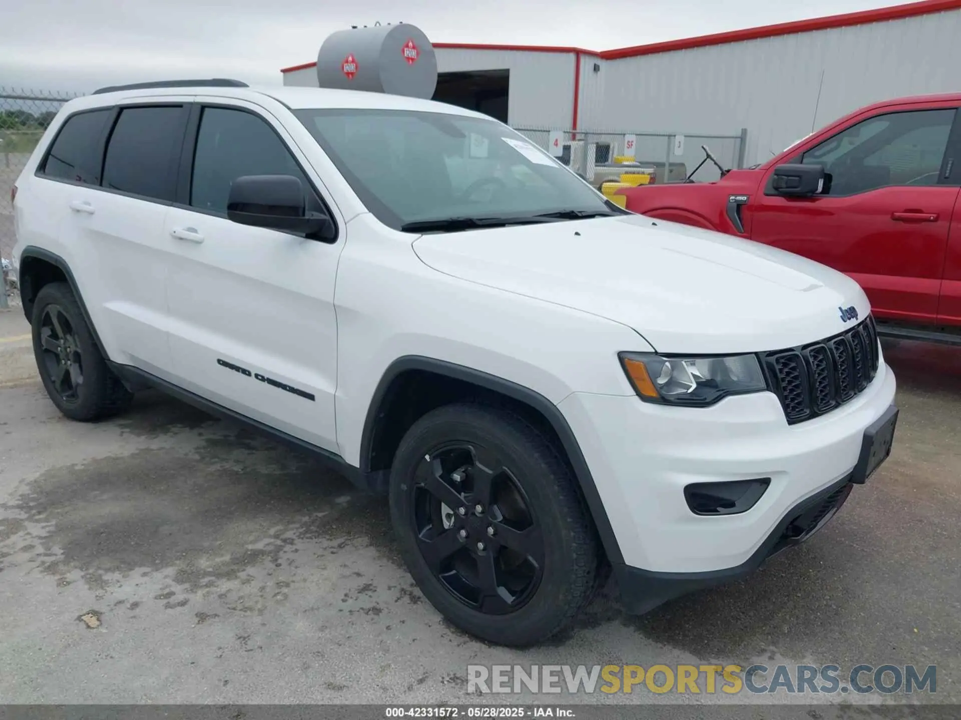 1 Photograph of a damaged car 1C4RJFAG2KC620398 JEEP GRAND CHEROKEE 2019