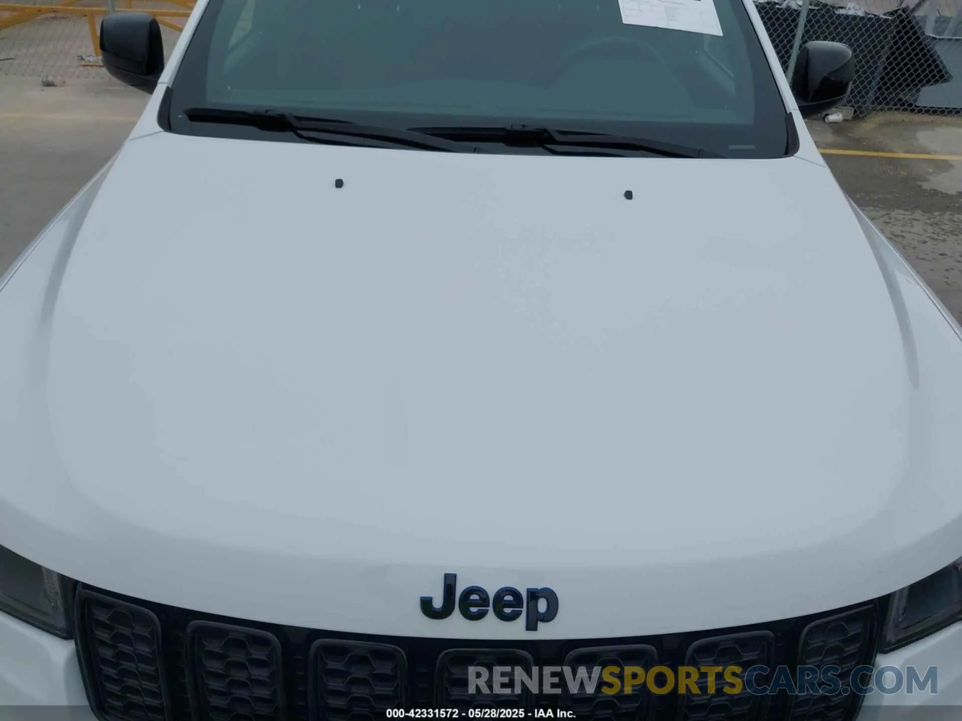 6 Photograph of a damaged car 1C4RJFAG2KC620398 JEEP GRAND CHEROKEE 2019