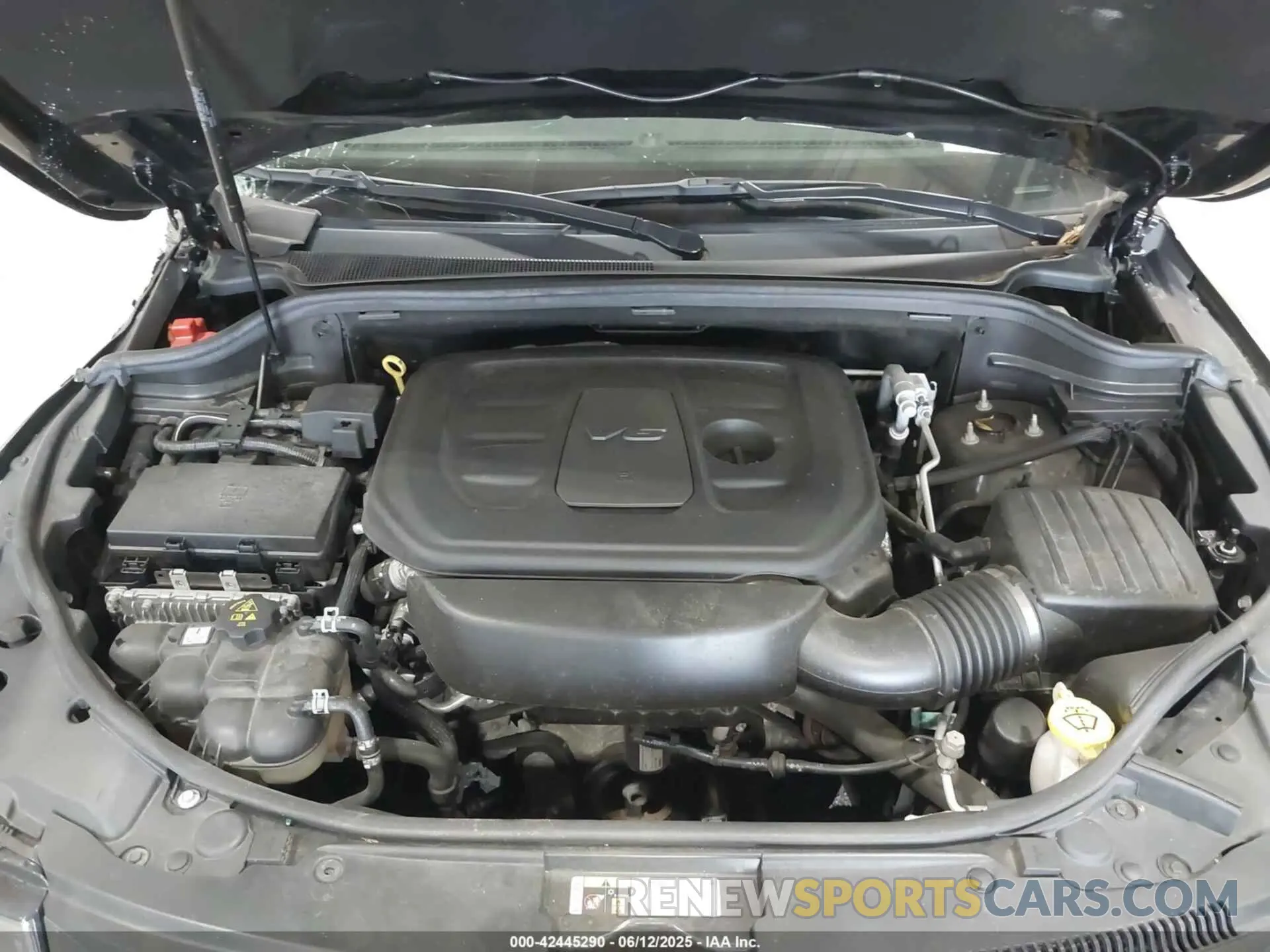 10 Photograph of a damaged car 1C4RJFAG2KC678088 JEEP GRAND CHEROKEE 2019