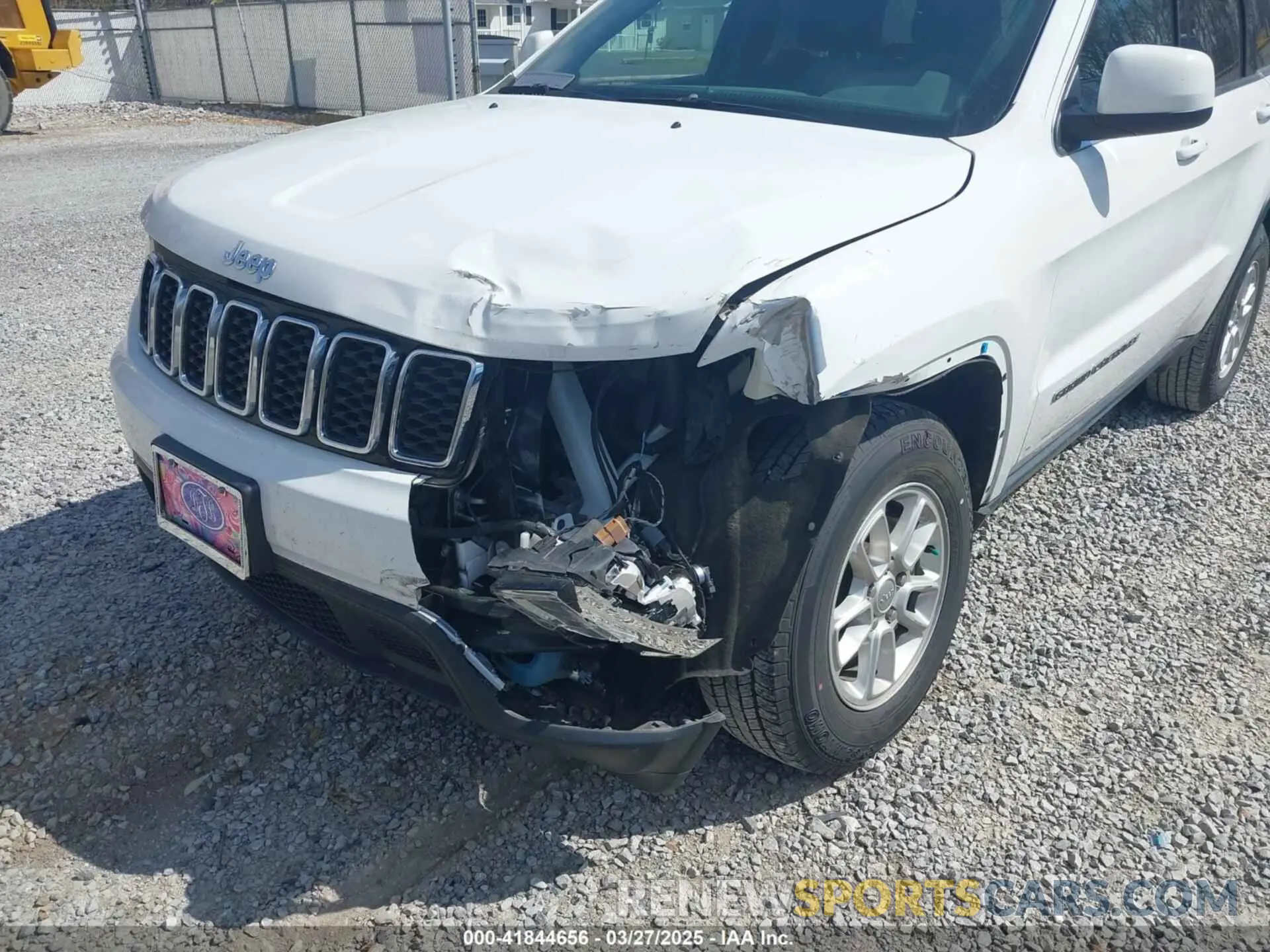 6 Photograph of a damaged car 1C4RJFAG2KC736961 JEEP GRAND CHEROKEE 2019