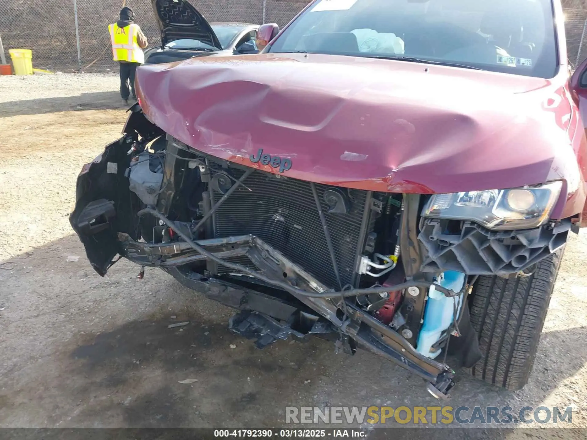 10 Photograph of a damaged car 1C4RJFAG2KC778336 JEEP GRAND CHEROKEE 2019