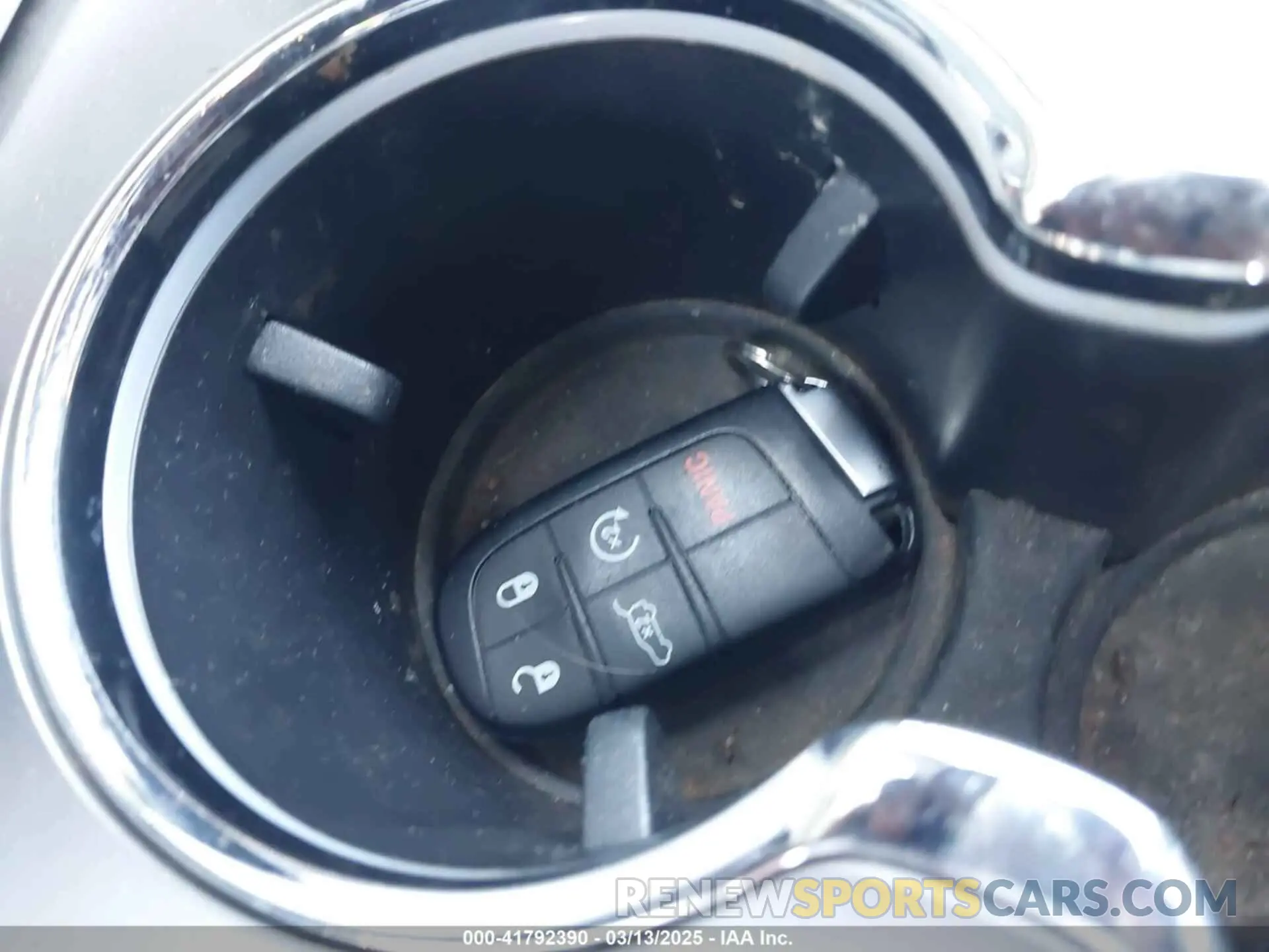 11 Photograph of a damaged car 1C4RJFAG2KC778336 JEEP GRAND CHEROKEE 2019
