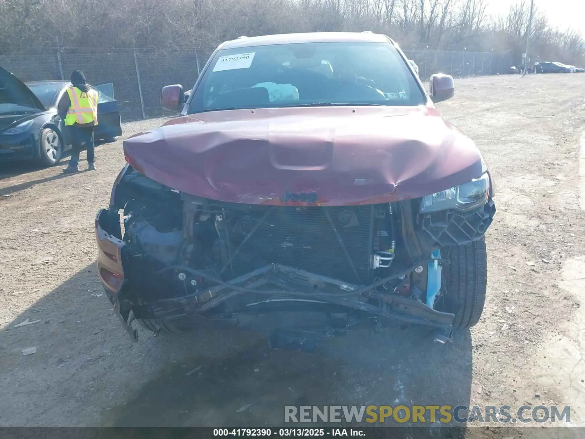 13 Photograph of a damaged car 1C4RJFAG2KC778336 JEEP GRAND CHEROKEE 2019
