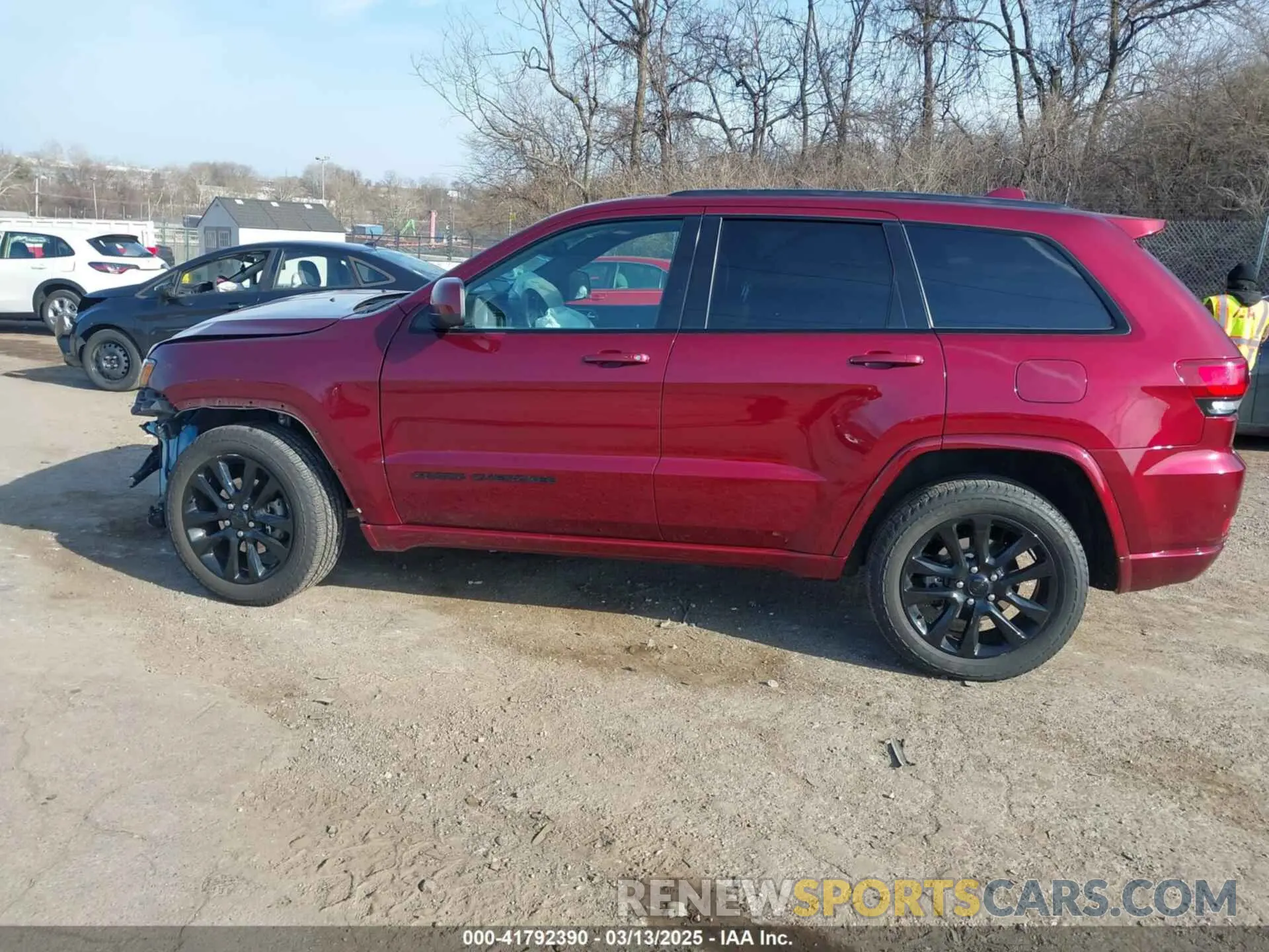 15 Photograph of a damaged car 1C4RJFAG2KC778336 JEEP GRAND CHEROKEE 2019