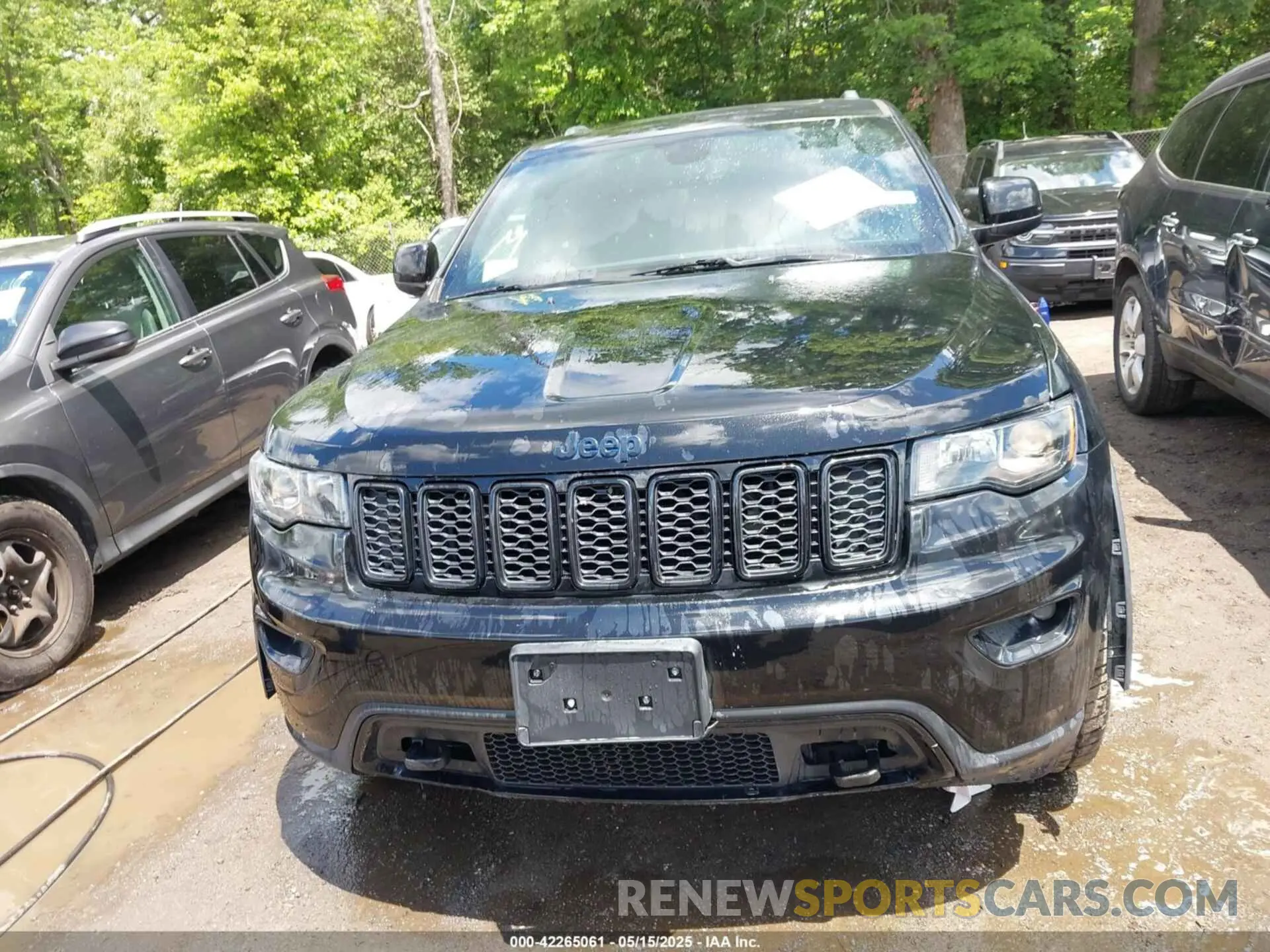 13 Photograph of a damaged car 1C4RJFAG3KC566268 JEEP GRAND CHEROKEE 2019