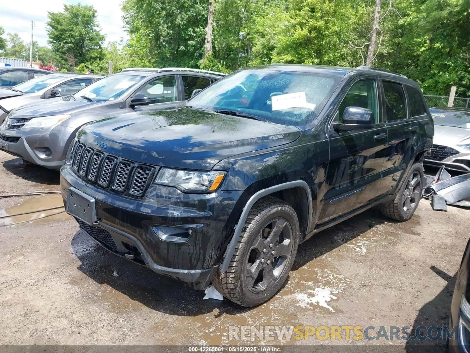 2 Photograph of a damaged car 1C4RJFAG3KC566268 JEEP GRAND CHEROKEE 2019