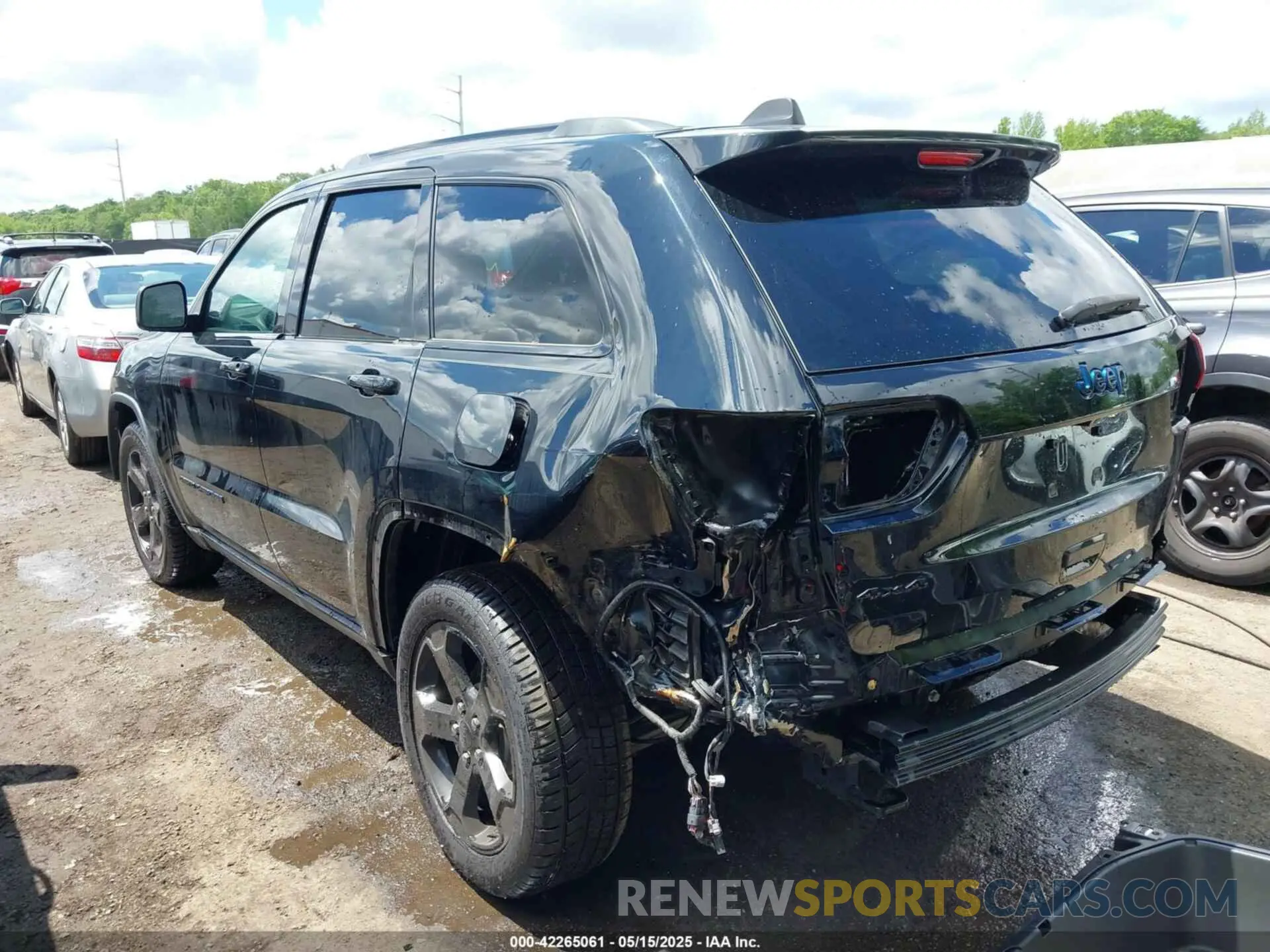 3 Photograph of a damaged car 1C4RJFAG3KC566268 JEEP GRAND CHEROKEE 2019