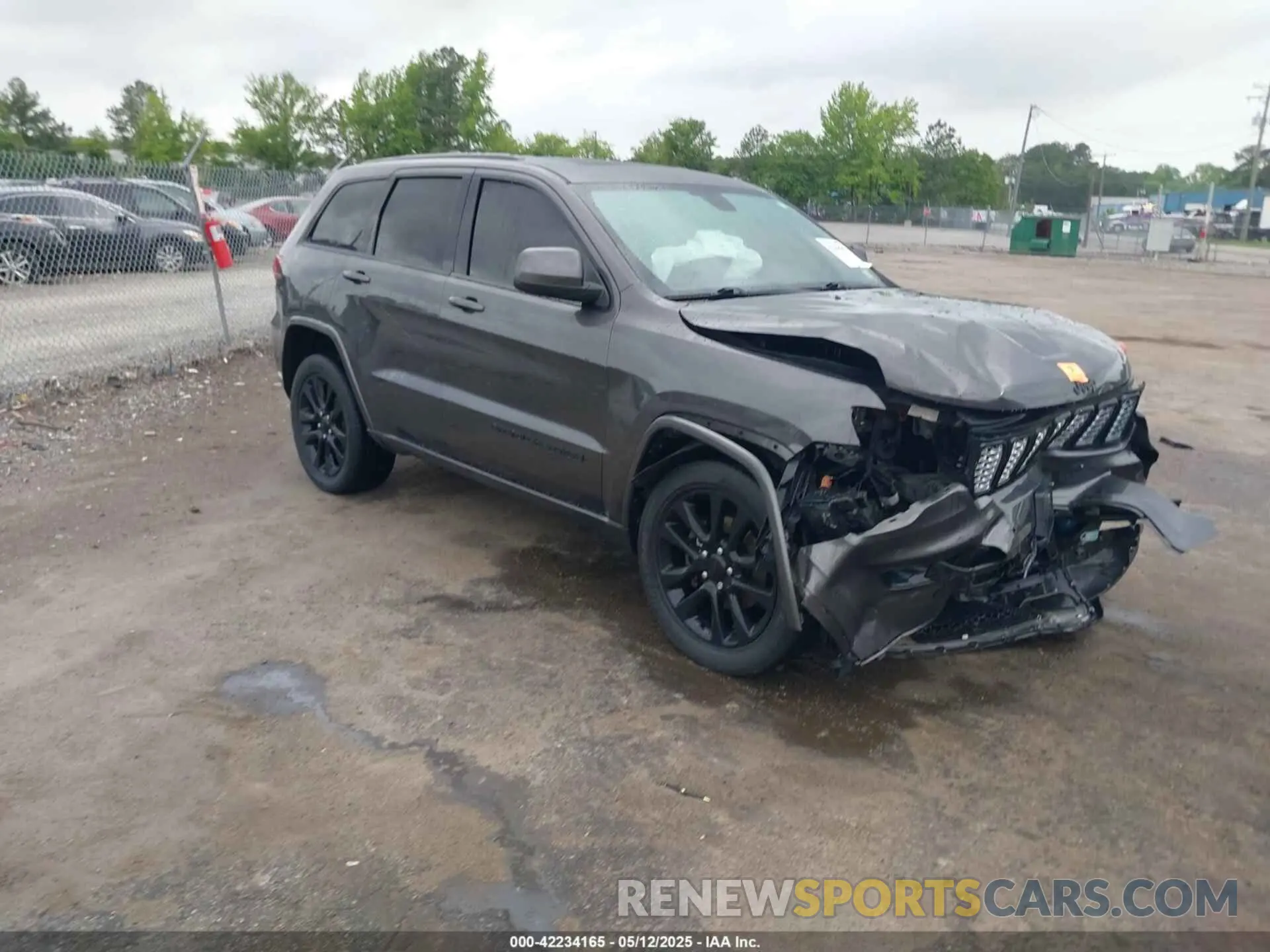 1 Photograph of a damaged car 1C4RJFAG3KC592224 JEEP GRAND CHEROKEE 2019