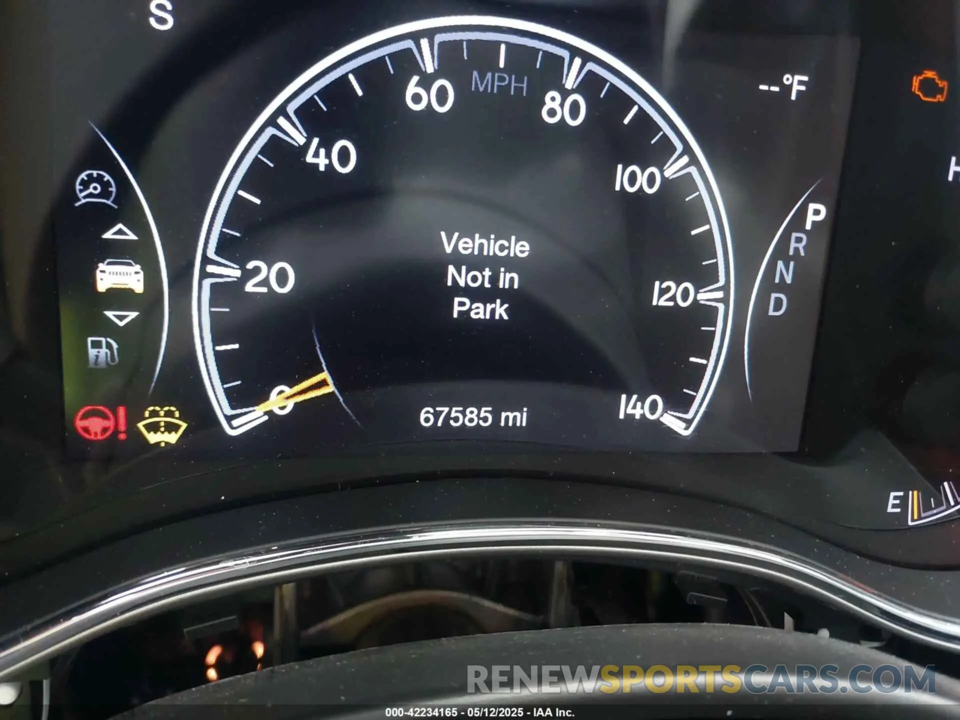 14 Photograph of a damaged car 1C4RJFAG3KC592224 JEEP GRAND CHEROKEE 2019