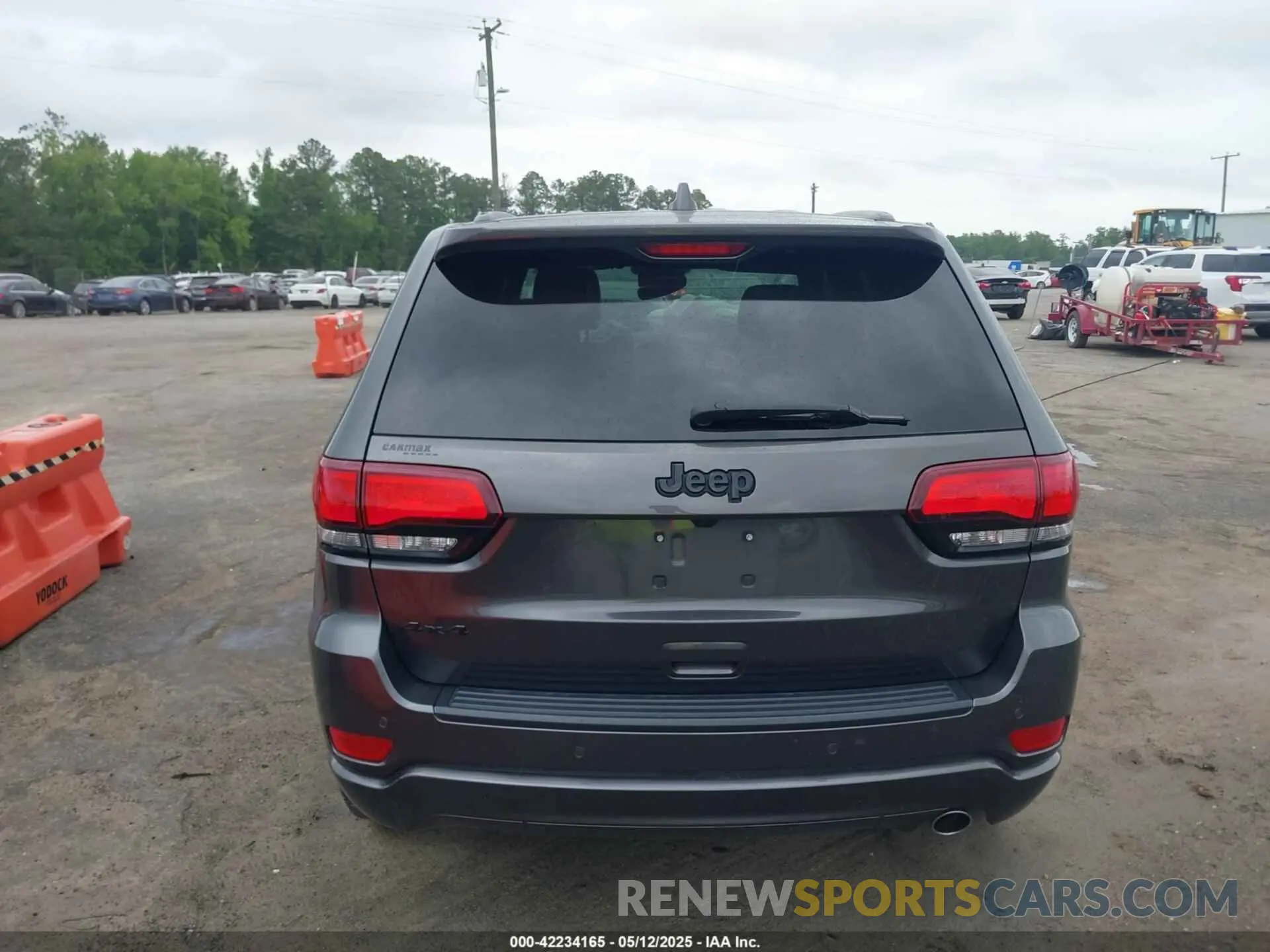 15 Photograph of a damaged car 1C4RJFAG3KC592224 JEEP GRAND CHEROKEE 2019
