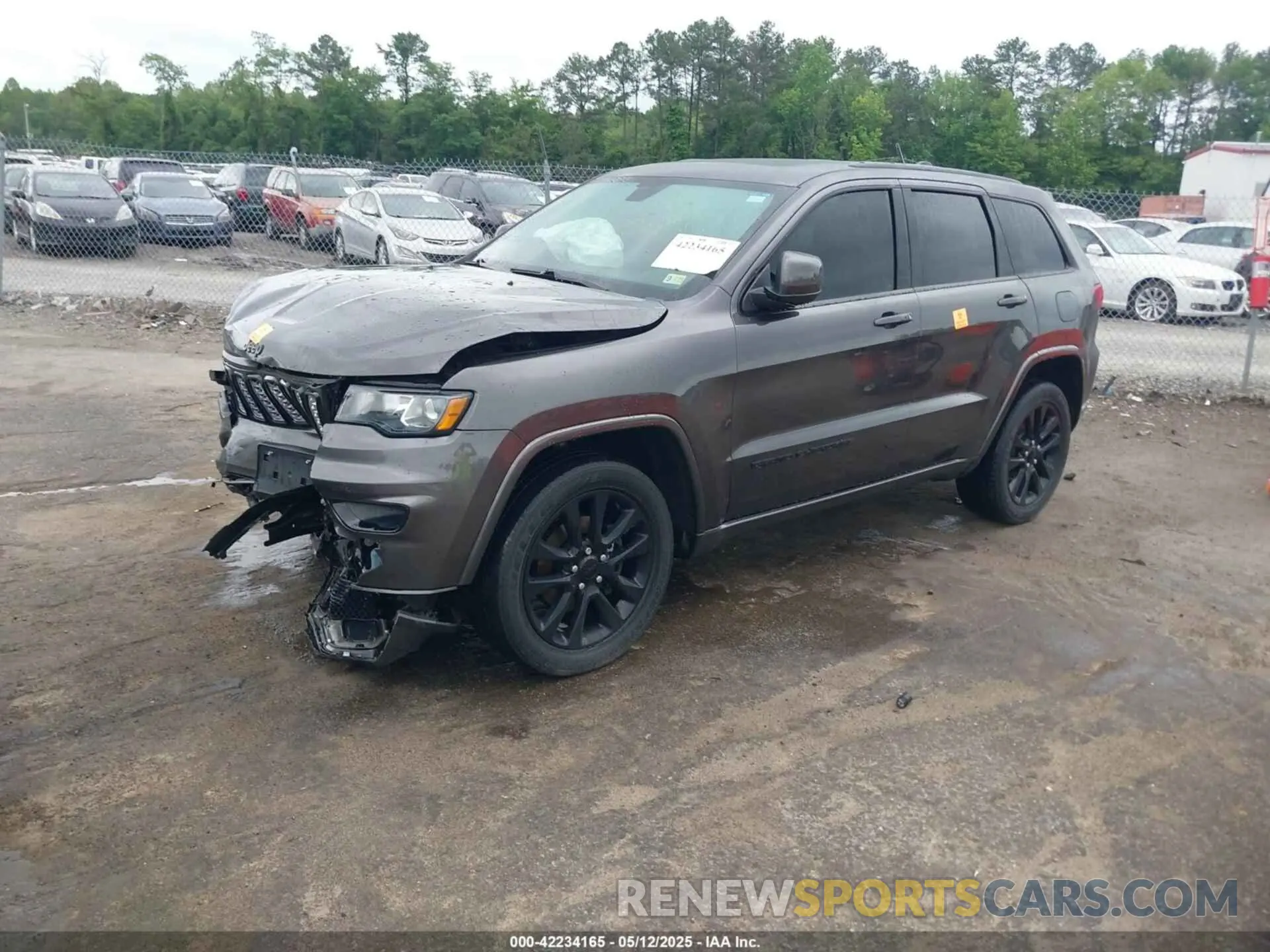 2 Photograph of a damaged car 1C4RJFAG3KC592224 JEEP GRAND CHEROKEE 2019