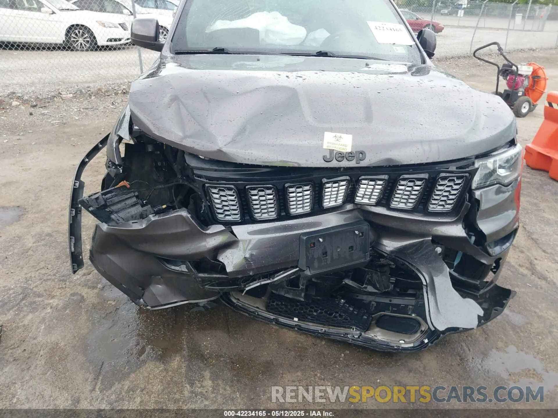 6 Photograph of a damaged car 1C4RJFAG3KC592224 JEEP GRAND CHEROKEE 2019