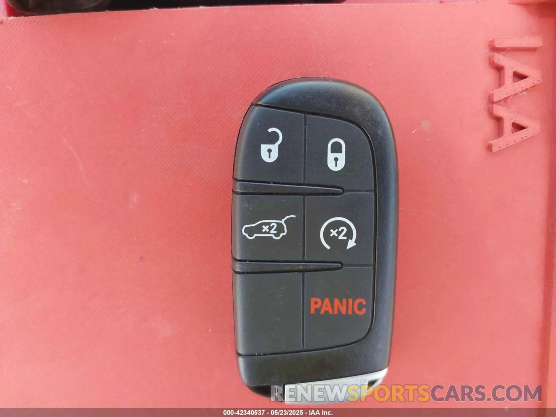 11 Photograph of a damaged car 1C4RJFAG3KC600564 JEEP GRAND CHEROKEE 2019