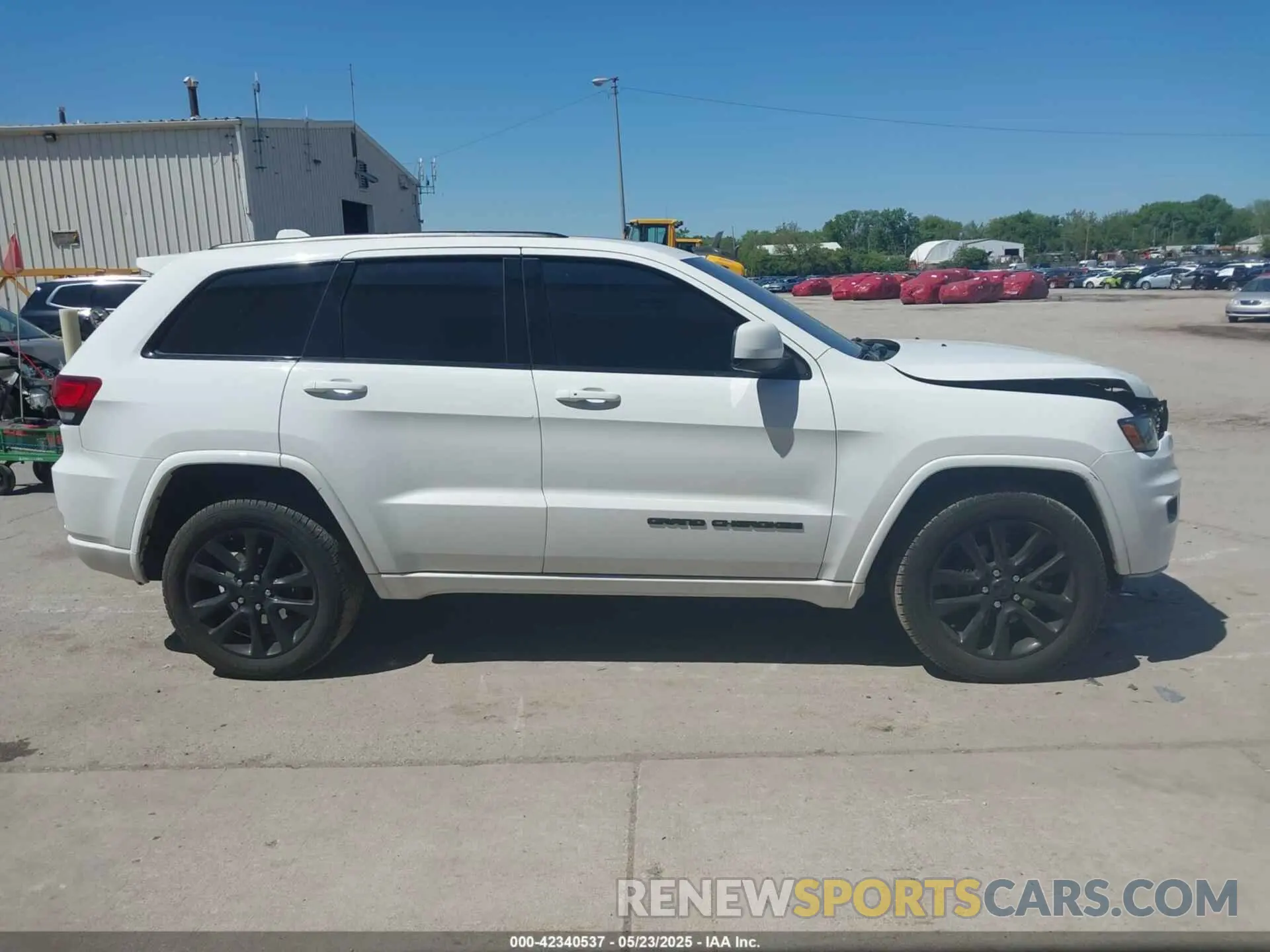 14 Photograph of a damaged car 1C4RJFAG3KC600564 JEEP GRAND CHEROKEE 2019