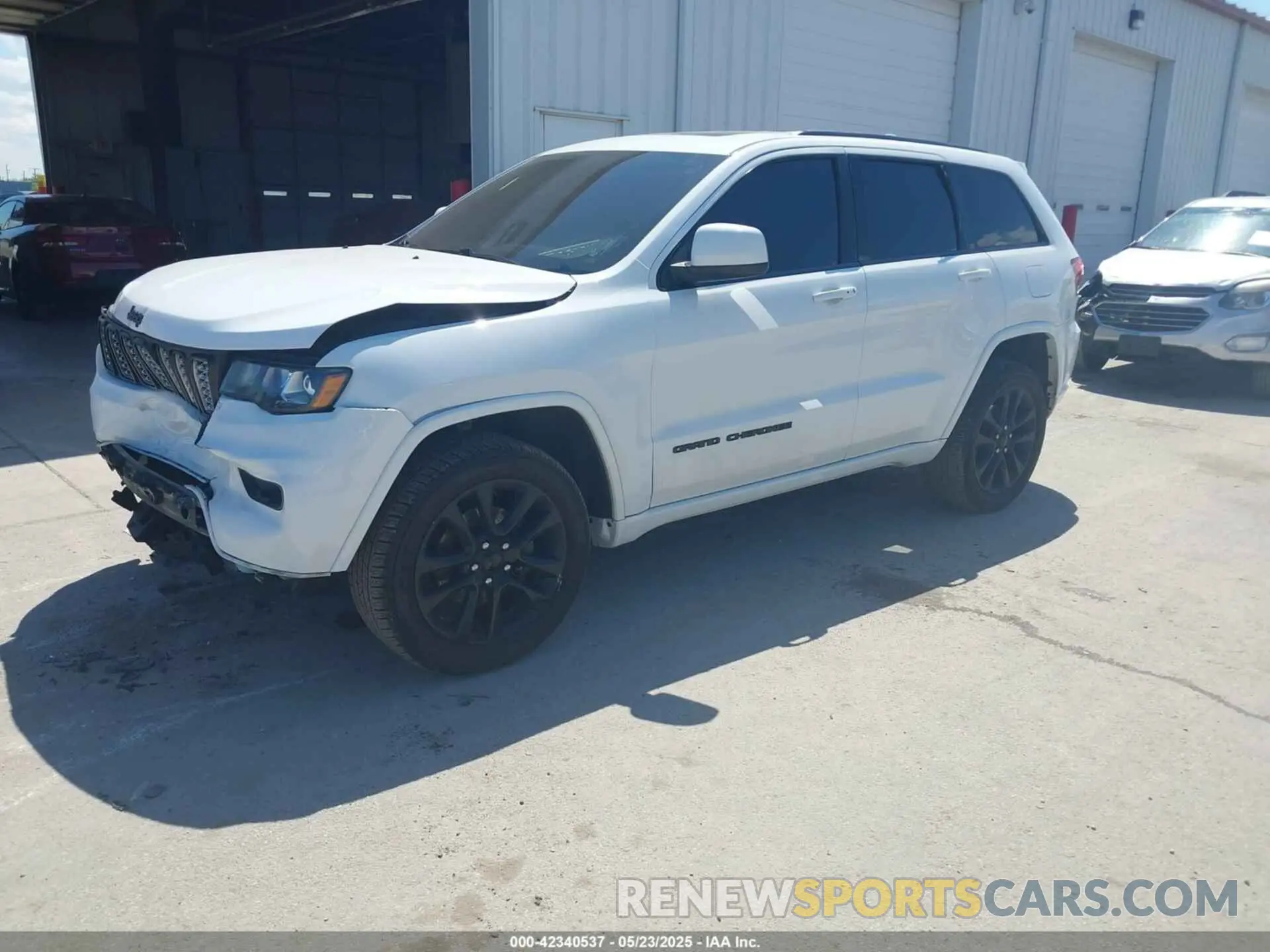 2 Photograph of a damaged car 1C4RJFAG3KC600564 JEEP GRAND CHEROKEE 2019