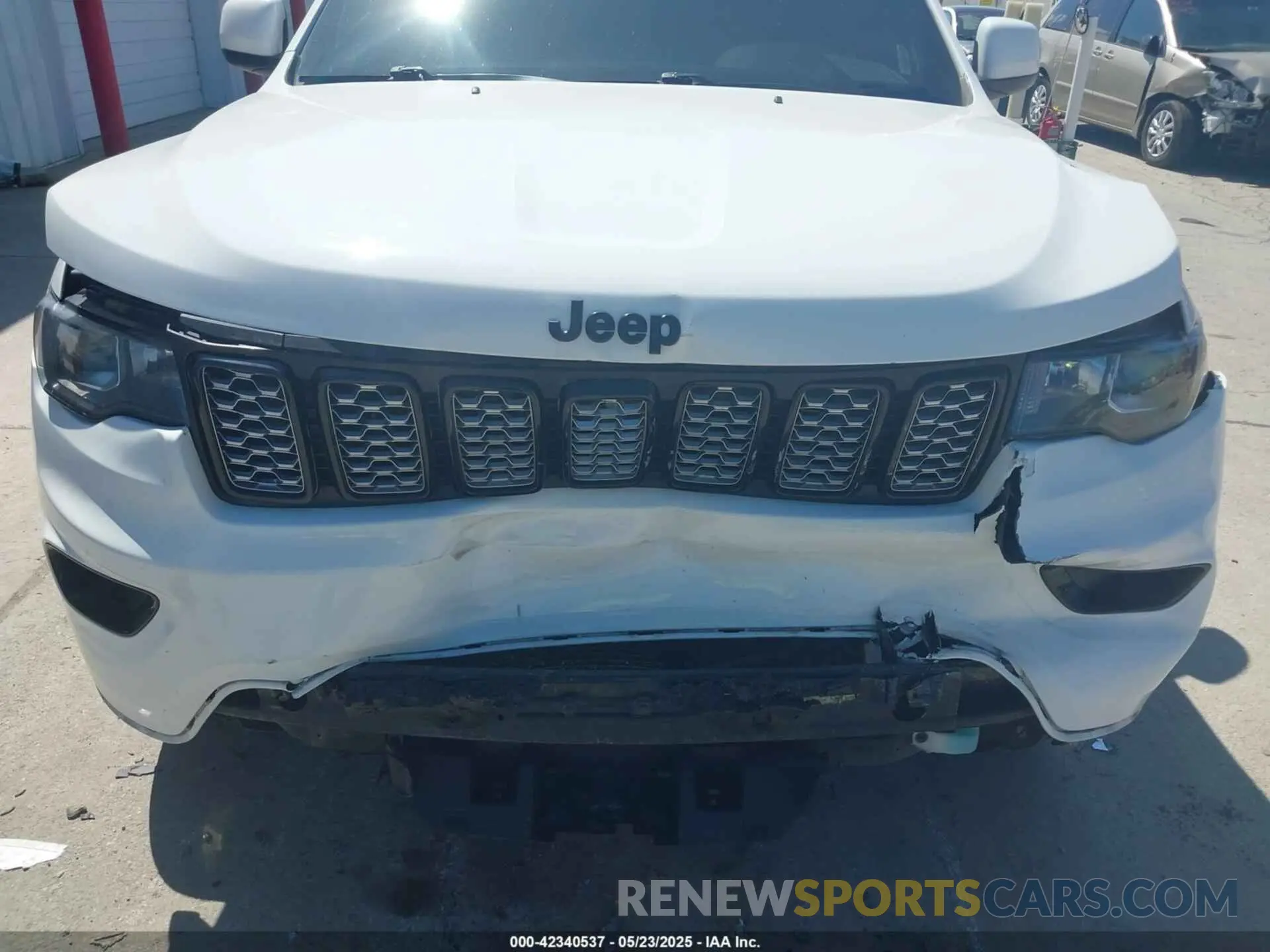 6 Photograph of a damaged car 1C4RJFAG3KC600564 JEEP GRAND CHEROKEE 2019