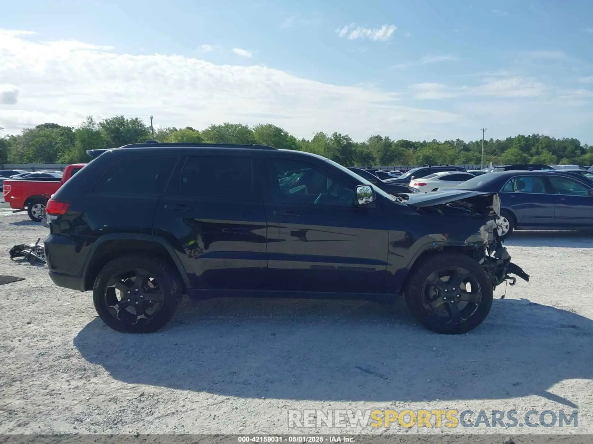 14 Photograph of a damaged car 1C4RJFAG3KC647299 JEEP GRAND CHEROKEE 2019