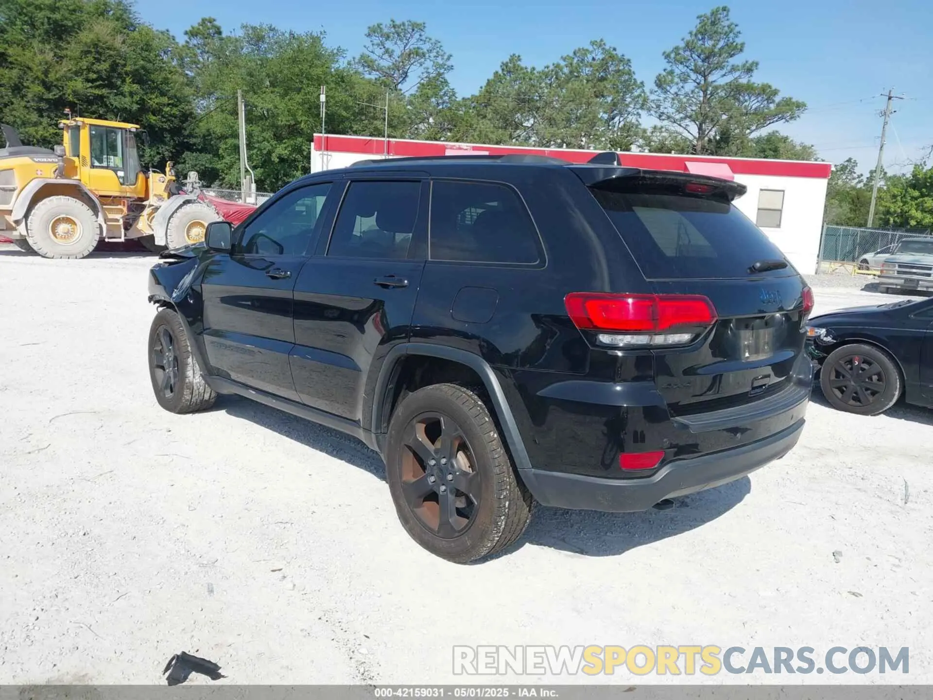 3 Photograph of a damaged car 1C4RJFAG3KC647299 JEEP GRAND CHEROKEE 2019