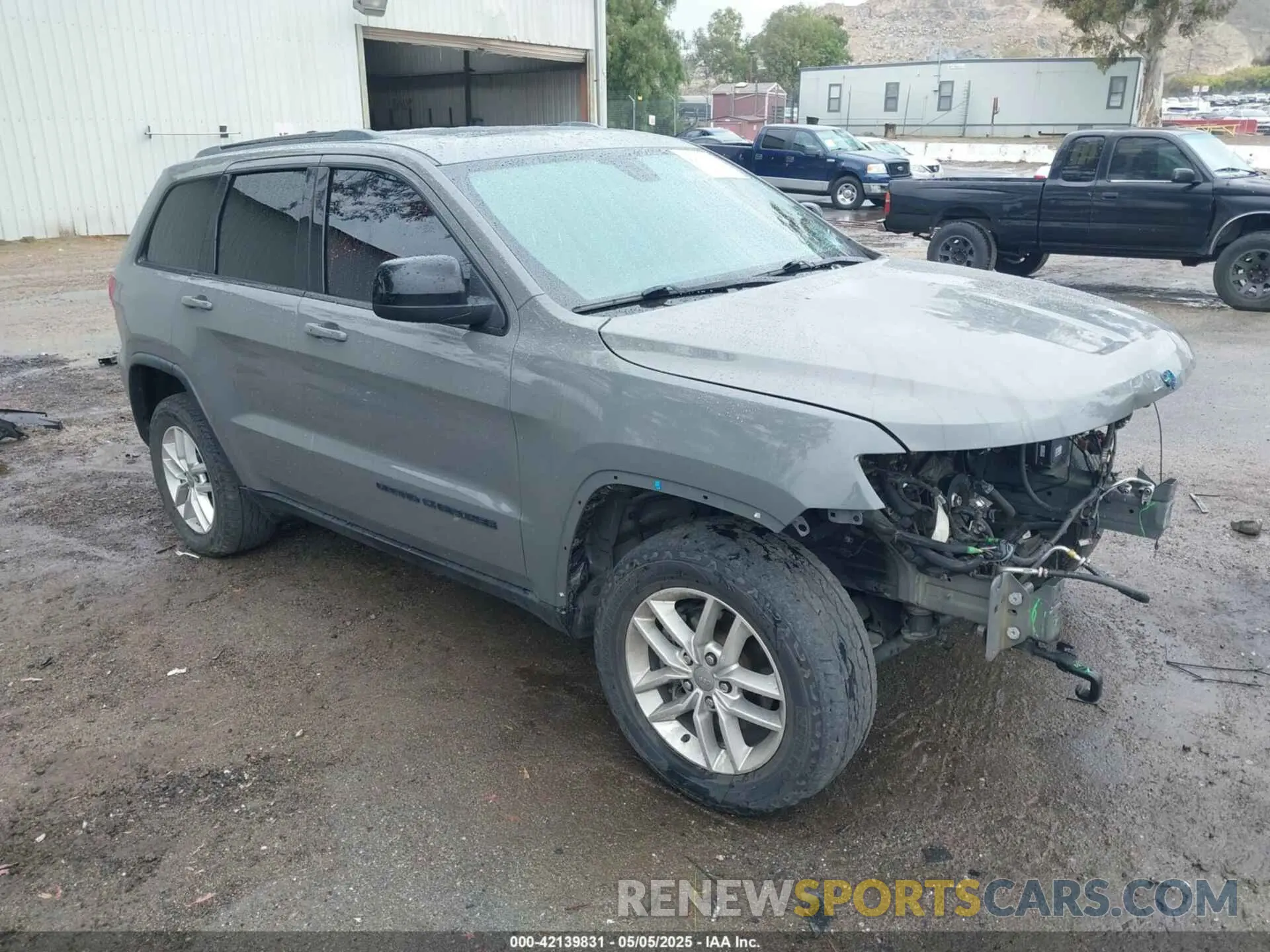 1 Photograph of a damaged car 1C4RJFAG3KC703905 JEEP GRAND CHEROKEE 2019