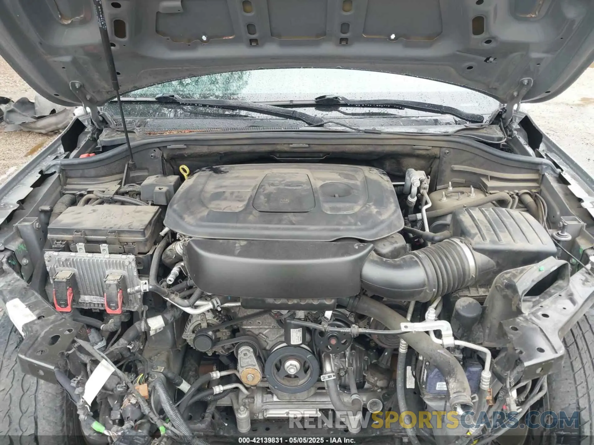 10 Photograph of a damaged car 1C4RJFAG3KC703905 JEEP GRAND CHEROKEE 2019