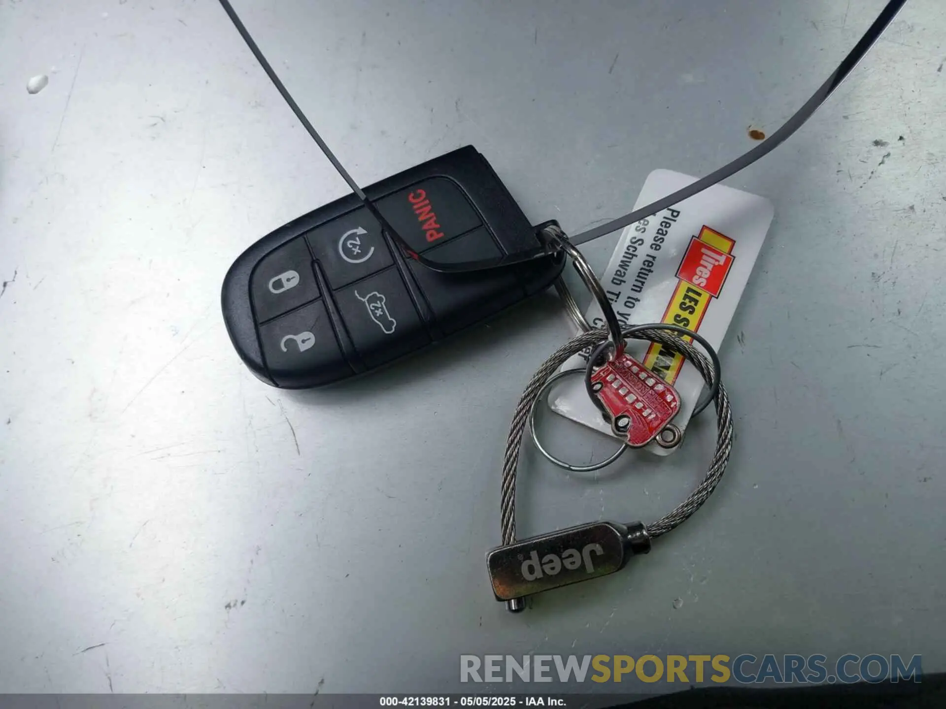 11 Photograph of a damaged car 1C4RJFAG3KC703905 JEEP GRAND CHEROKEE 2019