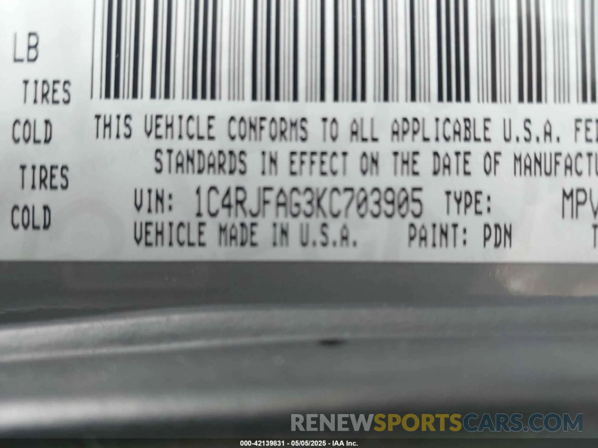 9 Photograph of a damaged car 1C4RJFAG3KC703905 JEEP GRAND CHEROKEE 2019