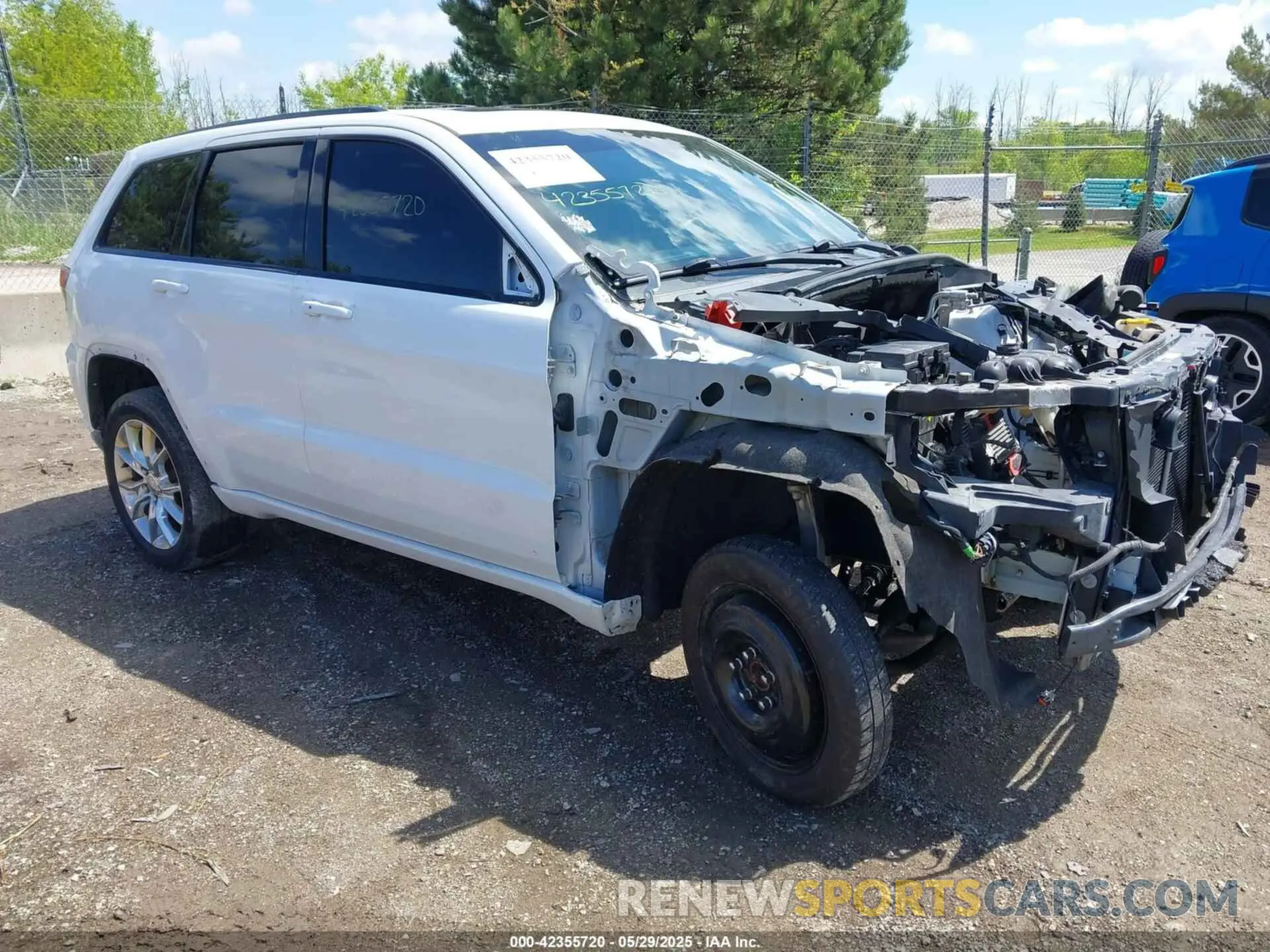 1 Photograph of a damaged car 1C4RJFAG4KC566506 JEEP GRAND CHEROKEE 2019