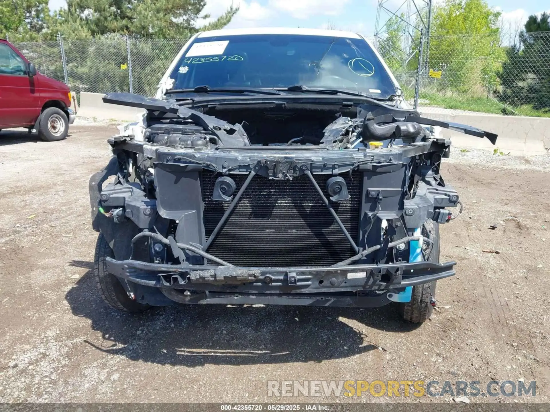 11 Photograph of a damaged car 1C4RJFAG4KC566506 JEEP GRAND CHEROKEE 2019